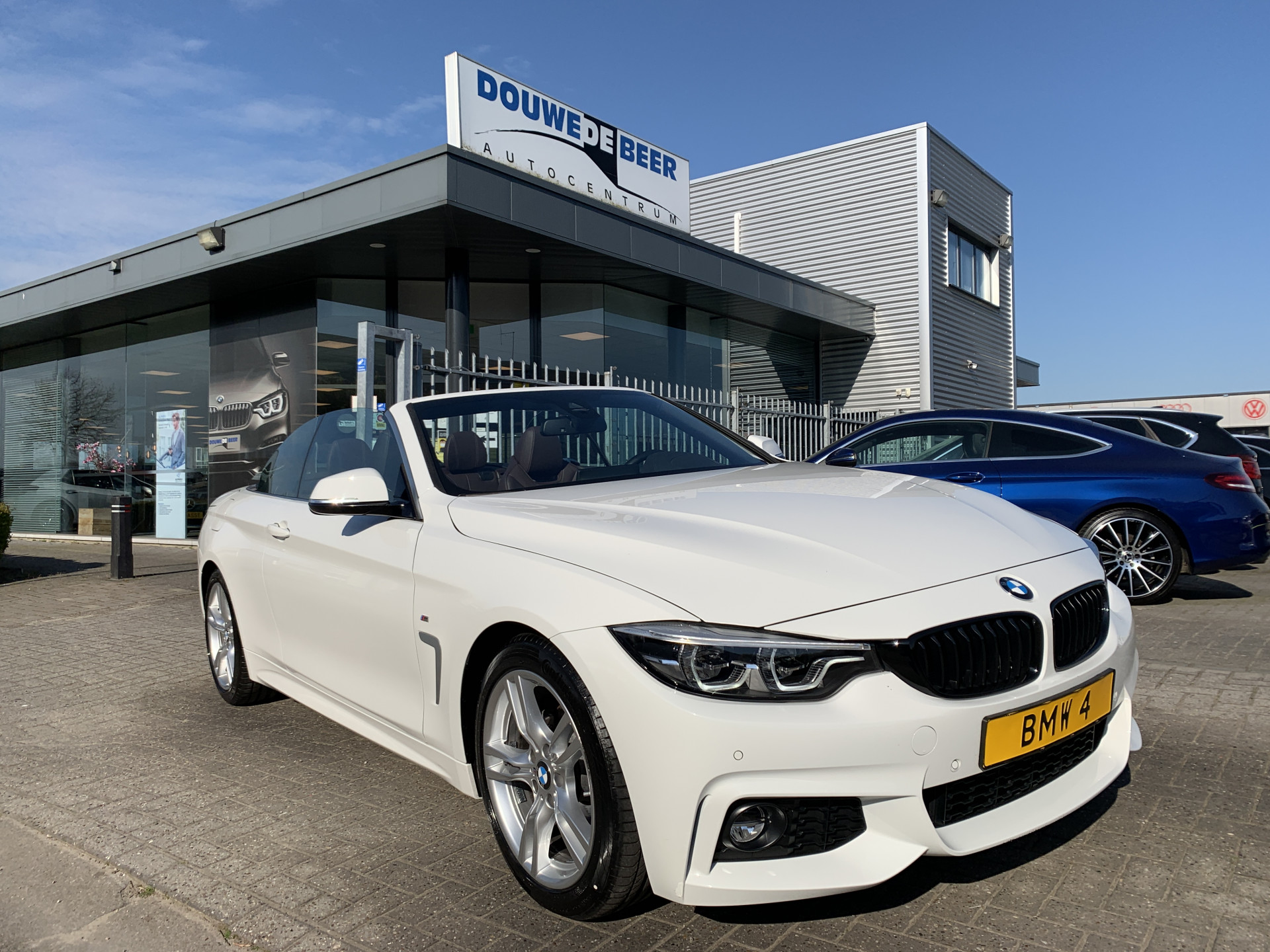 BMW 4 Serie Cabrio 420i M sport 420 Airscarf | Leer | Head-Up | Camera