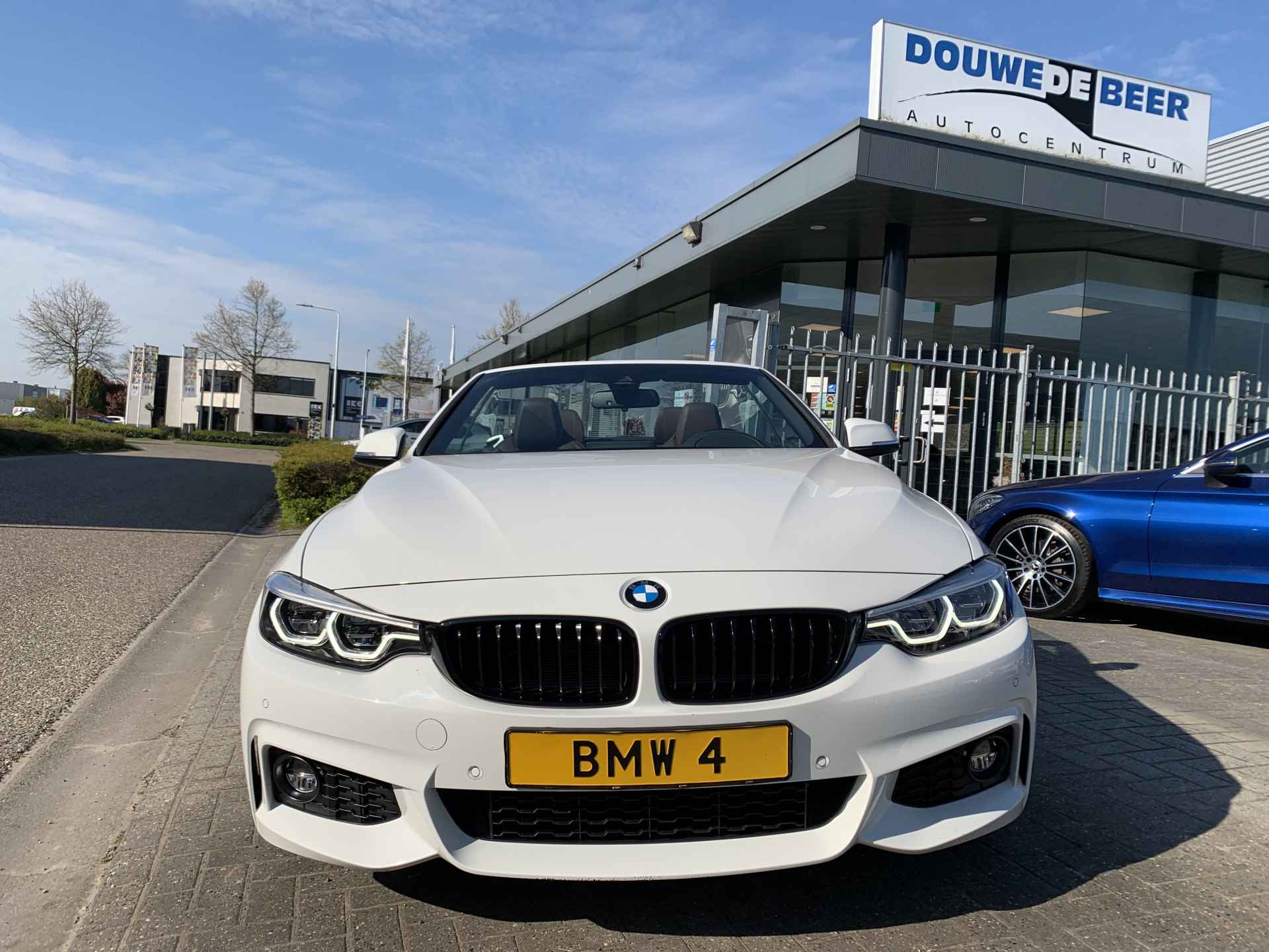 BMW 4 Serie Cabrio 420i M sport 420 Airscarf | Leer | Head-Up | Camera - 2/31