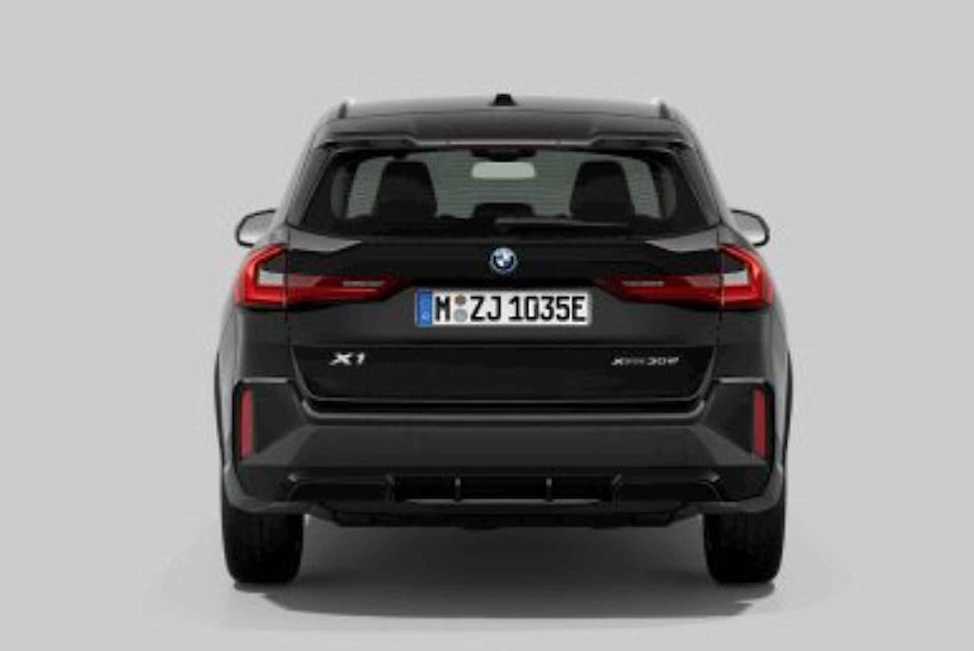 BMW X1 xDrive25e M Sport - Sportstoelen - Elektrisch verwarmde stoelen - Driving Assistant Plus - Automatisch dimmende binnen/buitenspiegel - Comfort Access - Grootlichtassistent - Dashboard Luxury - M Sportstuurwiel - - 12/18