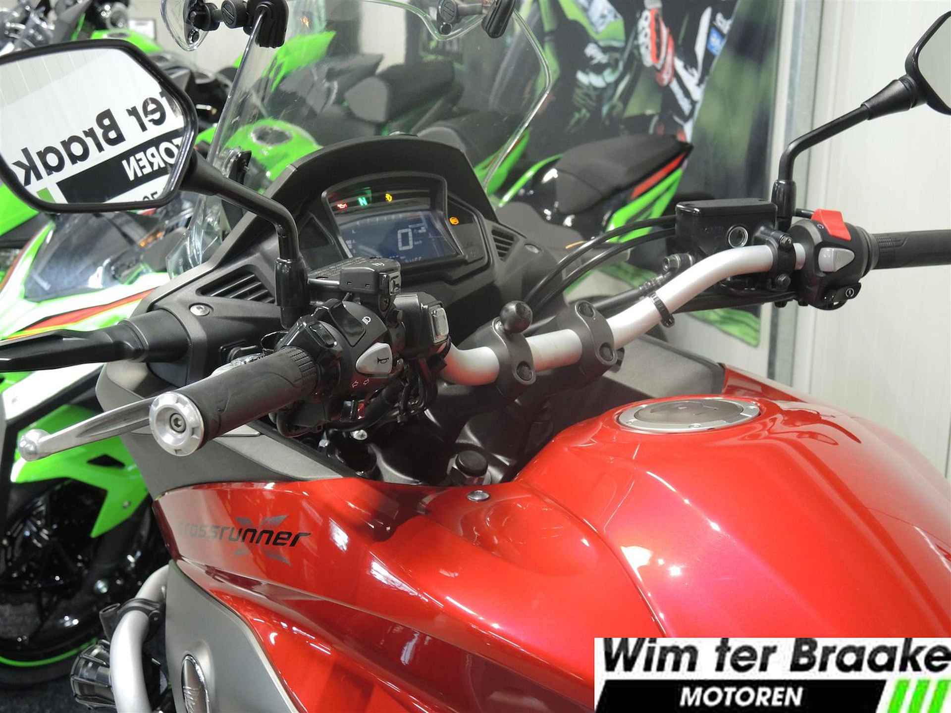 Honda VFR 800X Crossr. ABS - 2015 - 2/16