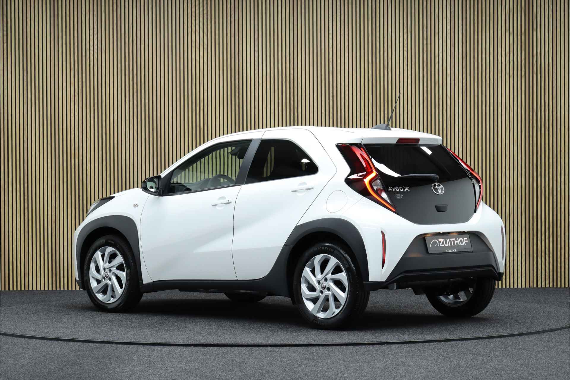 Toyota Aygo X 1.0 VVT-i S-CVT Automaat Pulse | Direct Leverbaar | Maps Navigatie | Full led | Winterpakket - 3/29