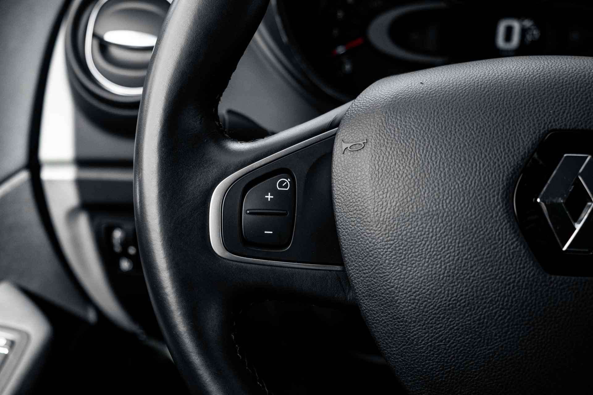 Renault Captur 1.2 120 PK TCe Intens | Automaat | Stoelverwarming | Camera achter | | incl. Bovag rijklaarpakket met 12 maanden garantie | - 10/40