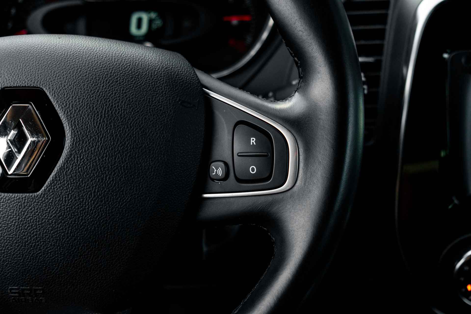 Renault Captur 1.2 120 PK TCe Intens | Automaat | Stoelverwarming | Camera achter | | incl. Bovag rijklaarpakket met 12 maanden garantie | - 11/40