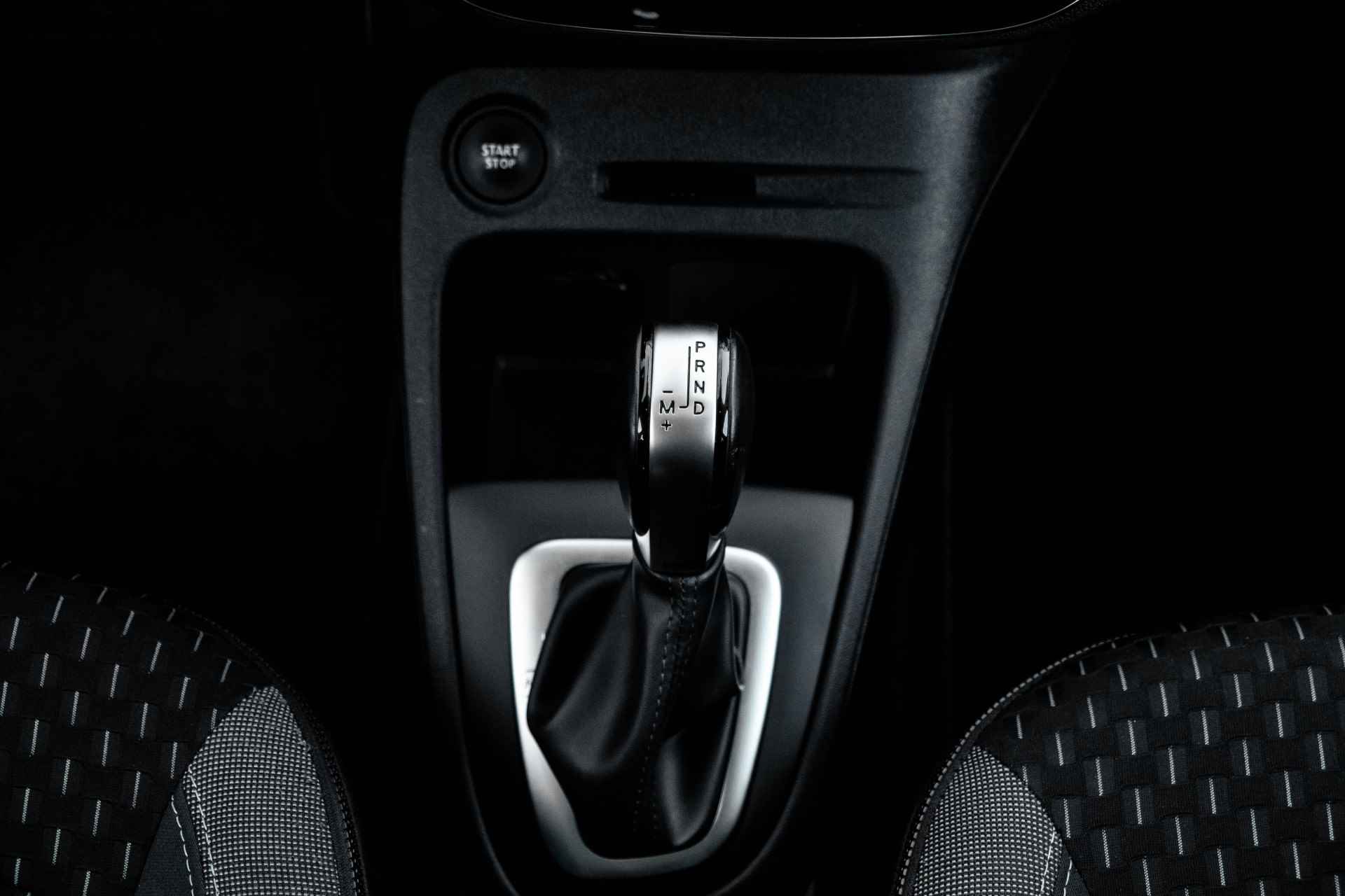 Renault Captur 1.2 120 PK TCe Intens | Automaat | Stoelverwarming | Camera achter | | incl. Bovag rijklaarpakket met 12 maanden garantie | - 30/40