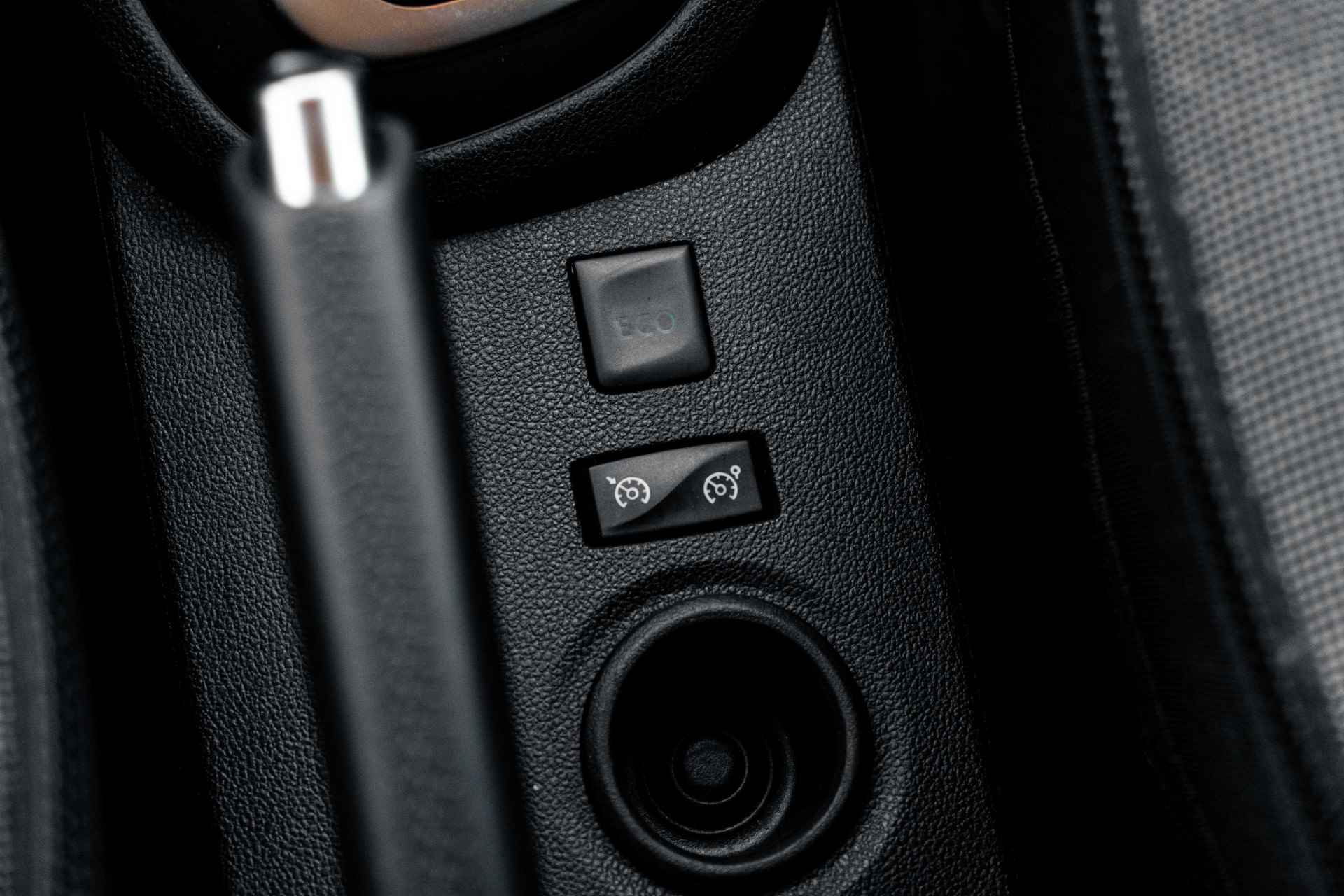 Renault Captur 1.2 120 PK TCe Intens | Automaat | Stoelverwarming | Camera achter | | incl. Bovag rijklaarpakket met 12 maanden garantie | - 31/40