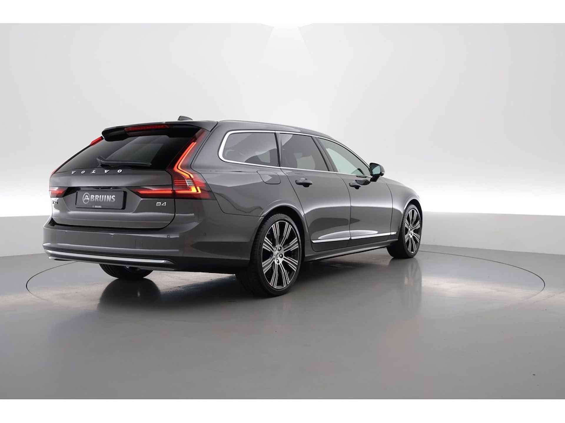 Volvo V90 2.0 B4 197PK Ultimate Bright, Pano-dak, 360 camera, H&K Audio - 4/38