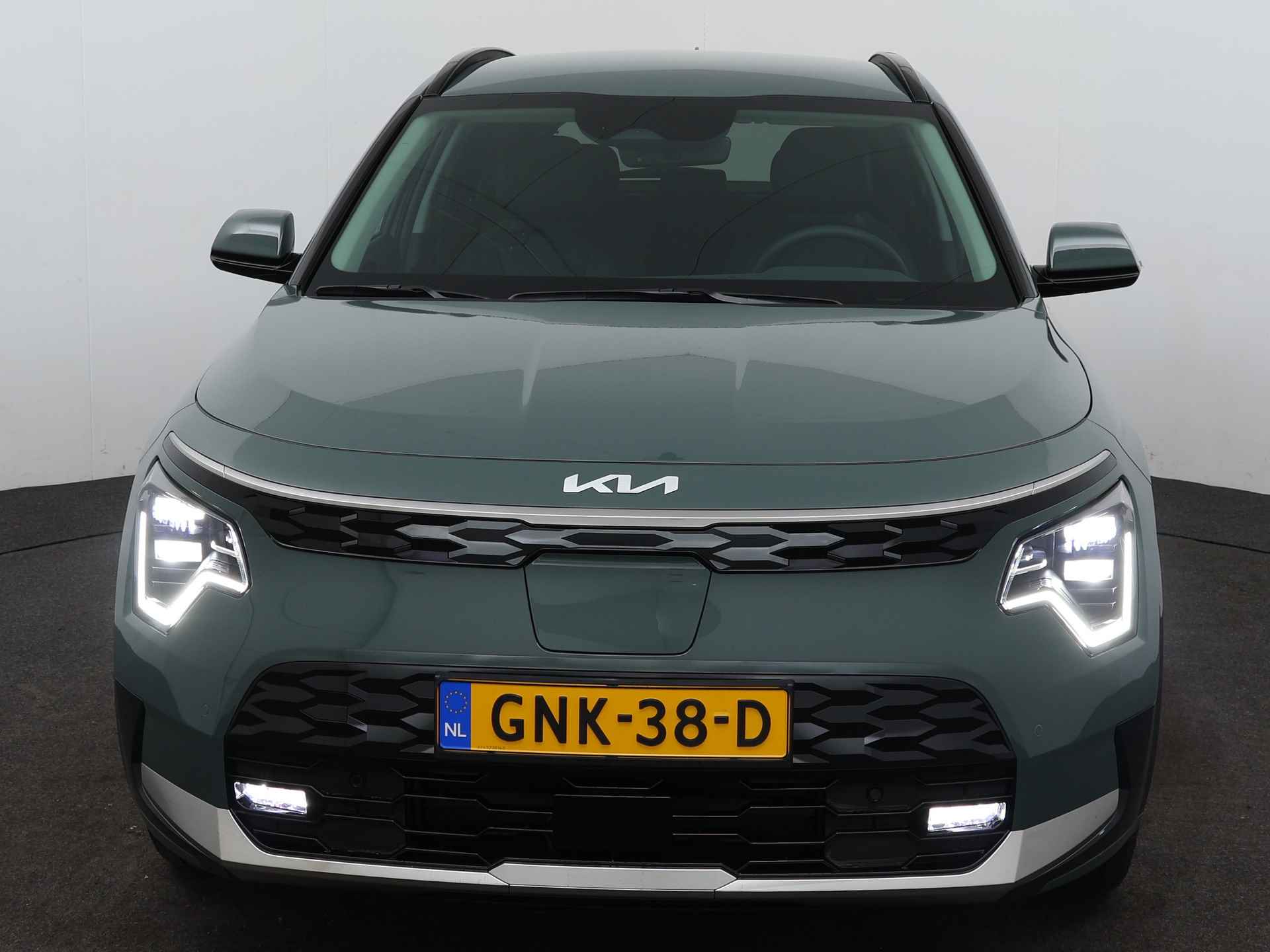 Kia Niro EV Edition Advanced 64.8 kWh | Snel leverbaar! | Navigatie | Parkeercamera | Verwarmde voorstoelen | Stuurwiel verwarmd | - 26/41