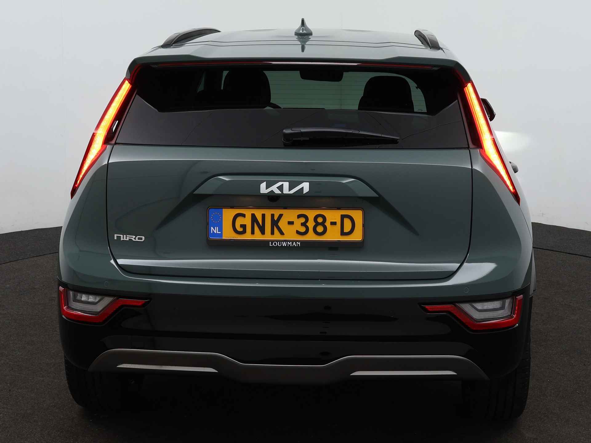 Kia Niro EV Edition Advanced 64.8 kWh | Snel leverbaar! | Navigatie | Parkeercamera | Verwarmde voorstoelen | Stuurwiel verwarmd | - 28/41