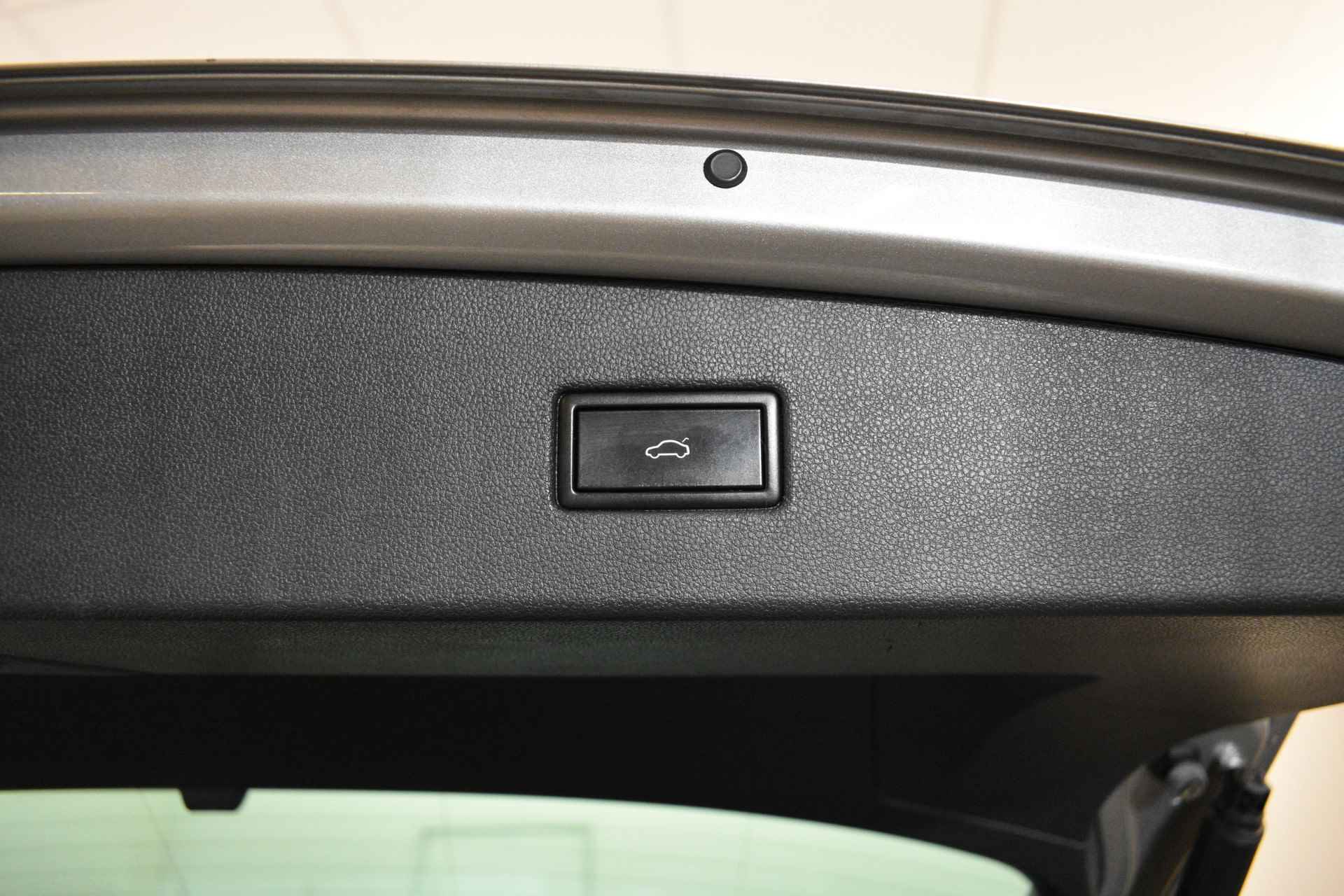 Volkswagen Tiguan R-line Panodak Haed-up Dode detec Virtual 360º Cam Discverpro Navi - 6/59
