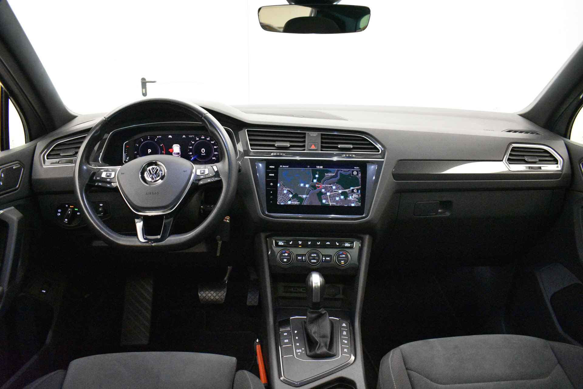 Volkswagen Tiguan R-line Panodak Haed-up Dode detec Virtual 360º Cam Discverpro Navi - 16/59