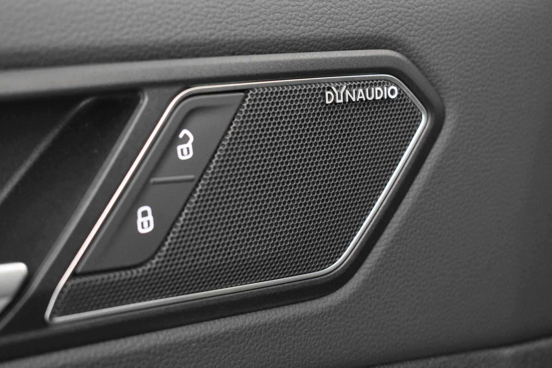 Volkswagen Tiguan R-line Panodak Haed-up Dode detec Virtual 360º Cam Discverpro Navi - 21/59