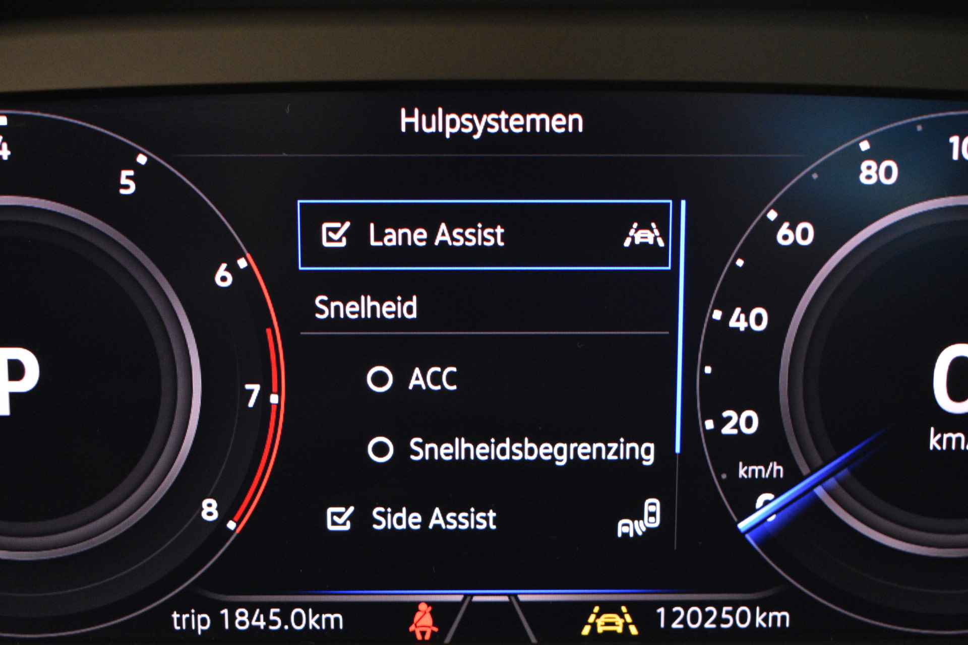 Volkswagen Tiguan R-line Panodak Haed-up Dode detec Virtual 360º Cam Discverpro Navi - 26/59