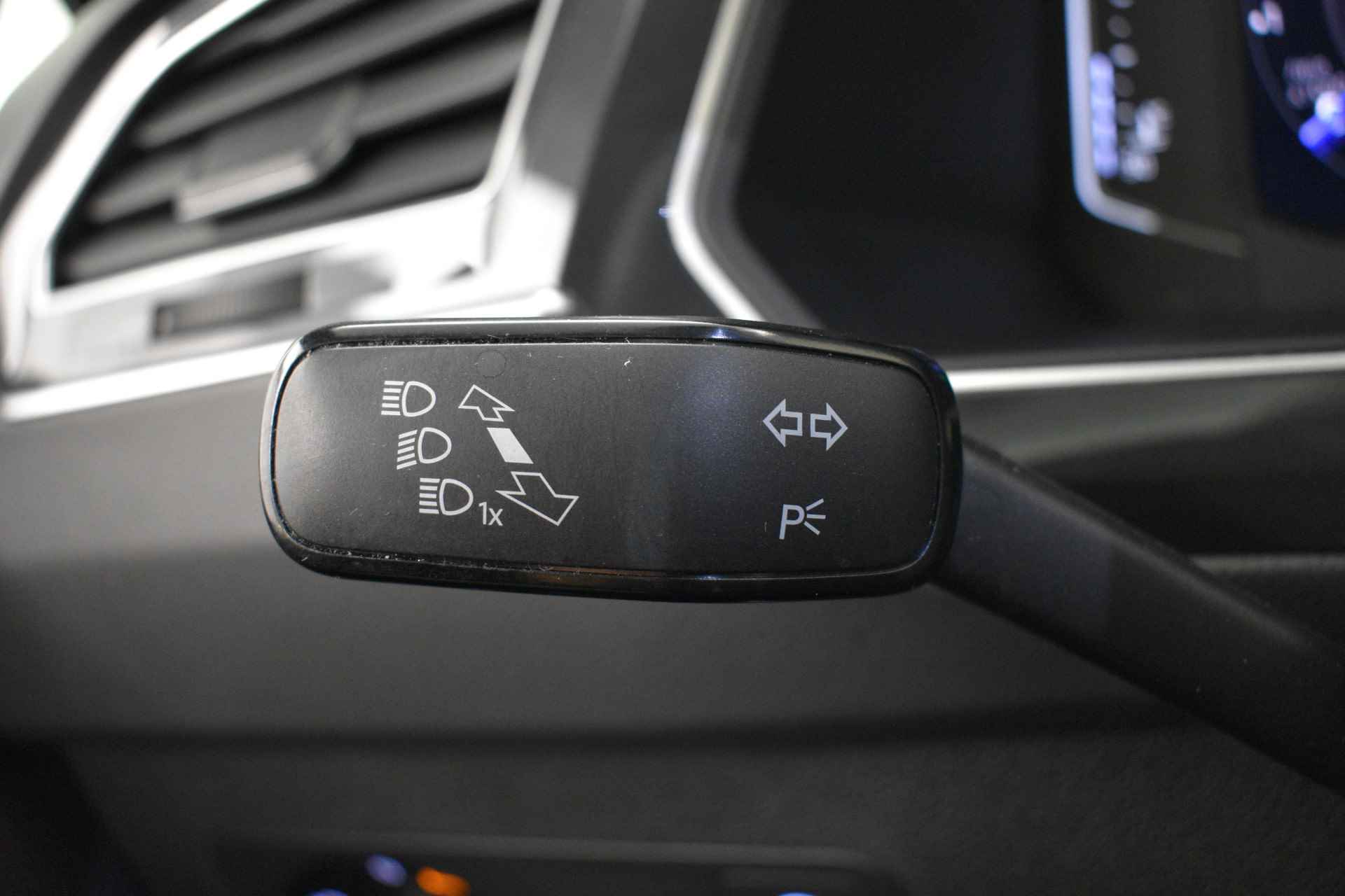 Volkswagen Tiguan R-line Panodak Haed-up Dode detec Virtual 360º Cam Discverpro Navi - 35/59