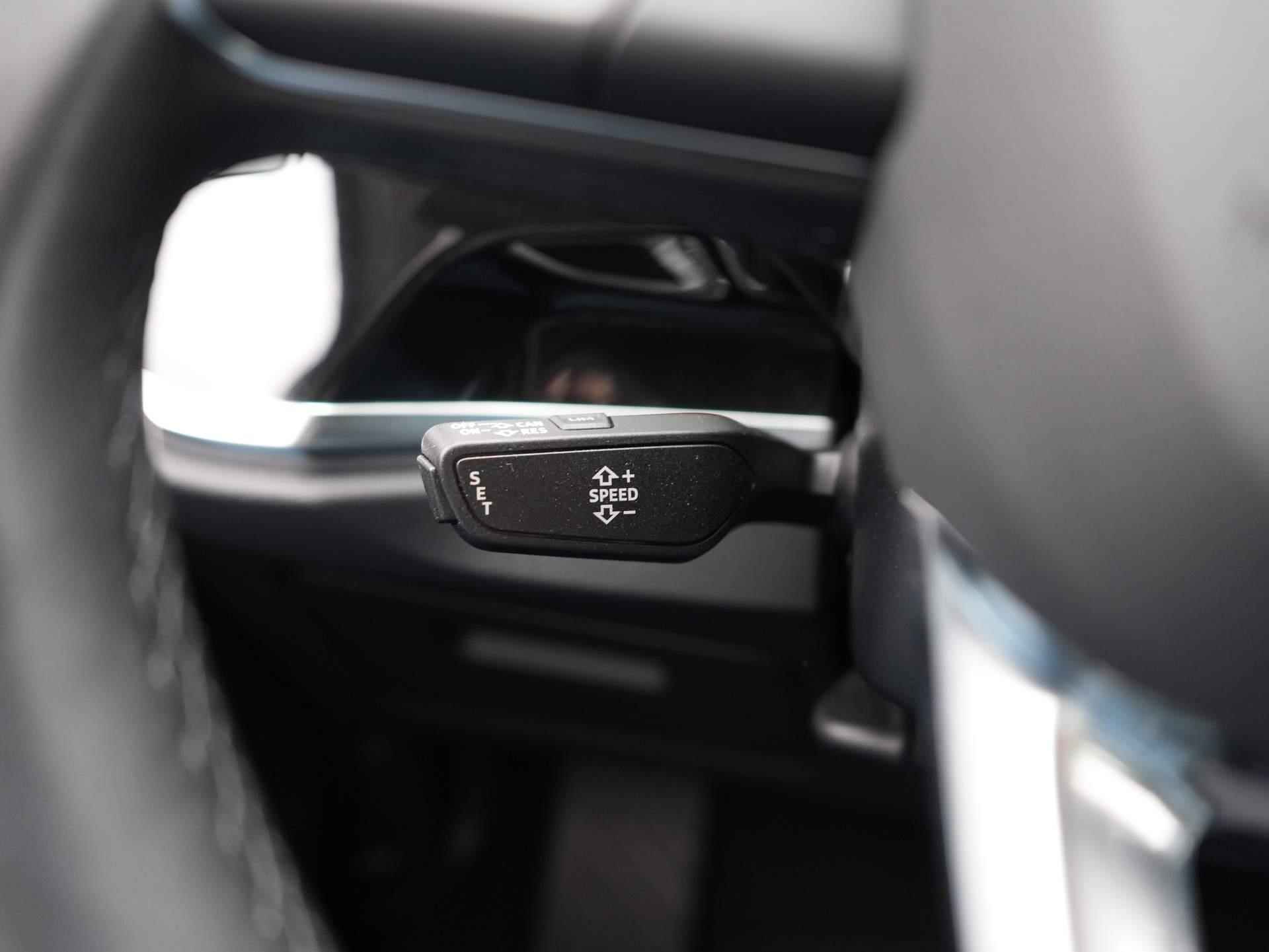 Audi Q3 35 TFSI Advanced Edition Panoramadak / Virtual Cockpit / Navigatie / Stoelverwarming - 17/44