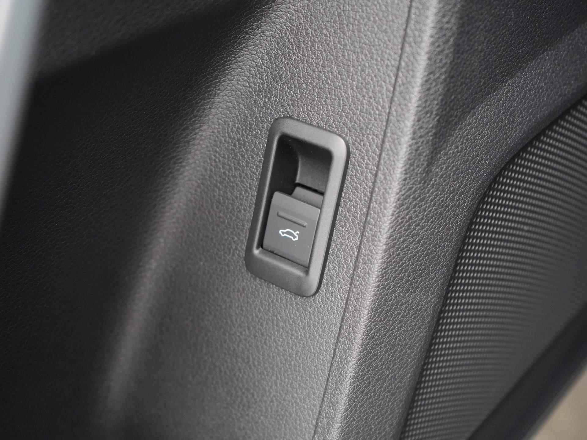 Audi Q3 35 TFSI Advanced Edition Panoramadak / Virtual Cockpit / Navigatie / Stoelverwarming - 31/44