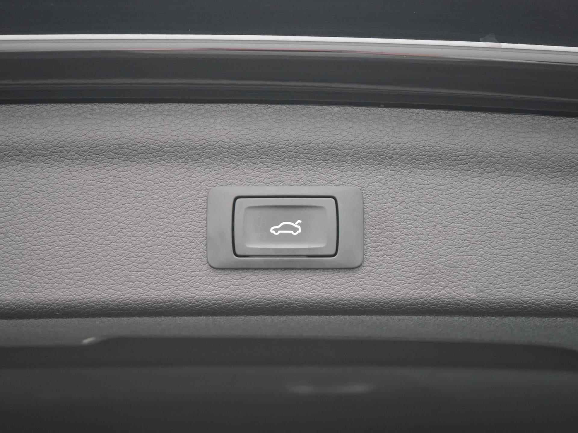 Audi Q3 35 TFSI Advanced Edition Panoramadak | Virtual Cockpit | Navigatie | Stoelverwarming - 42/44