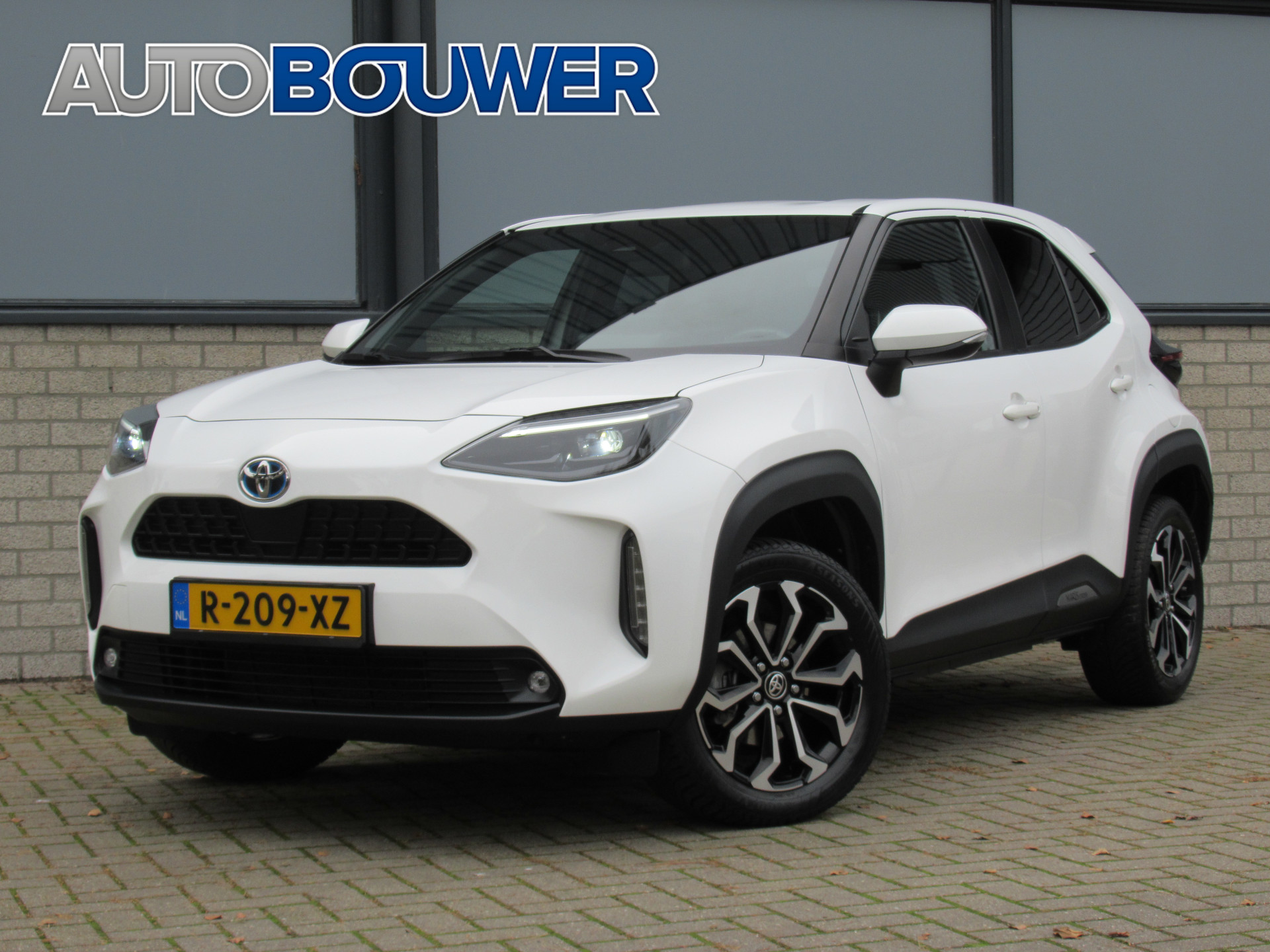 Toyota Yaris Cross 1.5 Hybrid First Edition 2e eigen | 17"inch LM | Navi | Camera | LED kopl