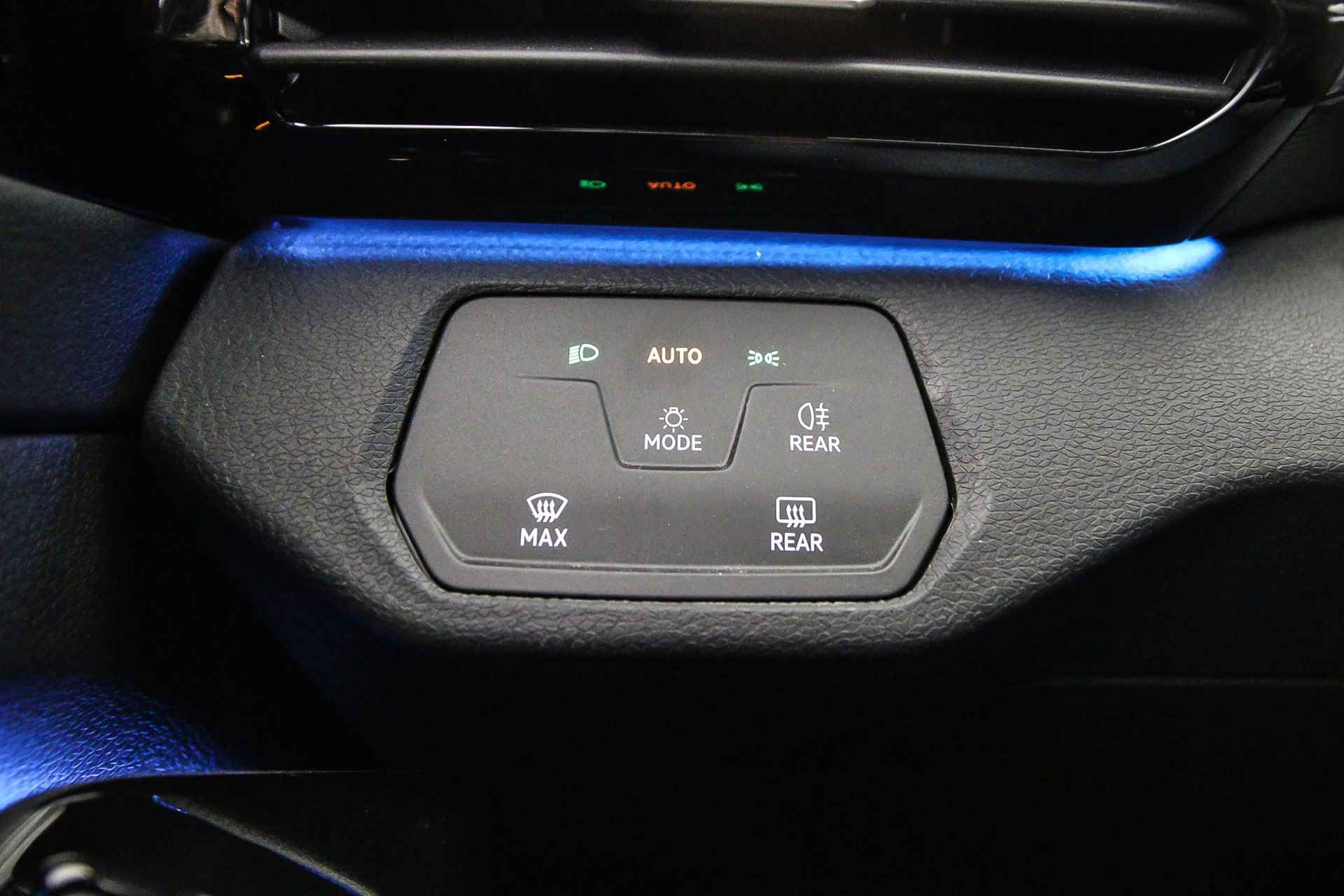 Volkswagen ID.4 Pro 174pk Automaat Adaptive cruise control, Parkeersensoren, Navigatie, Airco, DAB, App connect, LED verlichting - 15/39