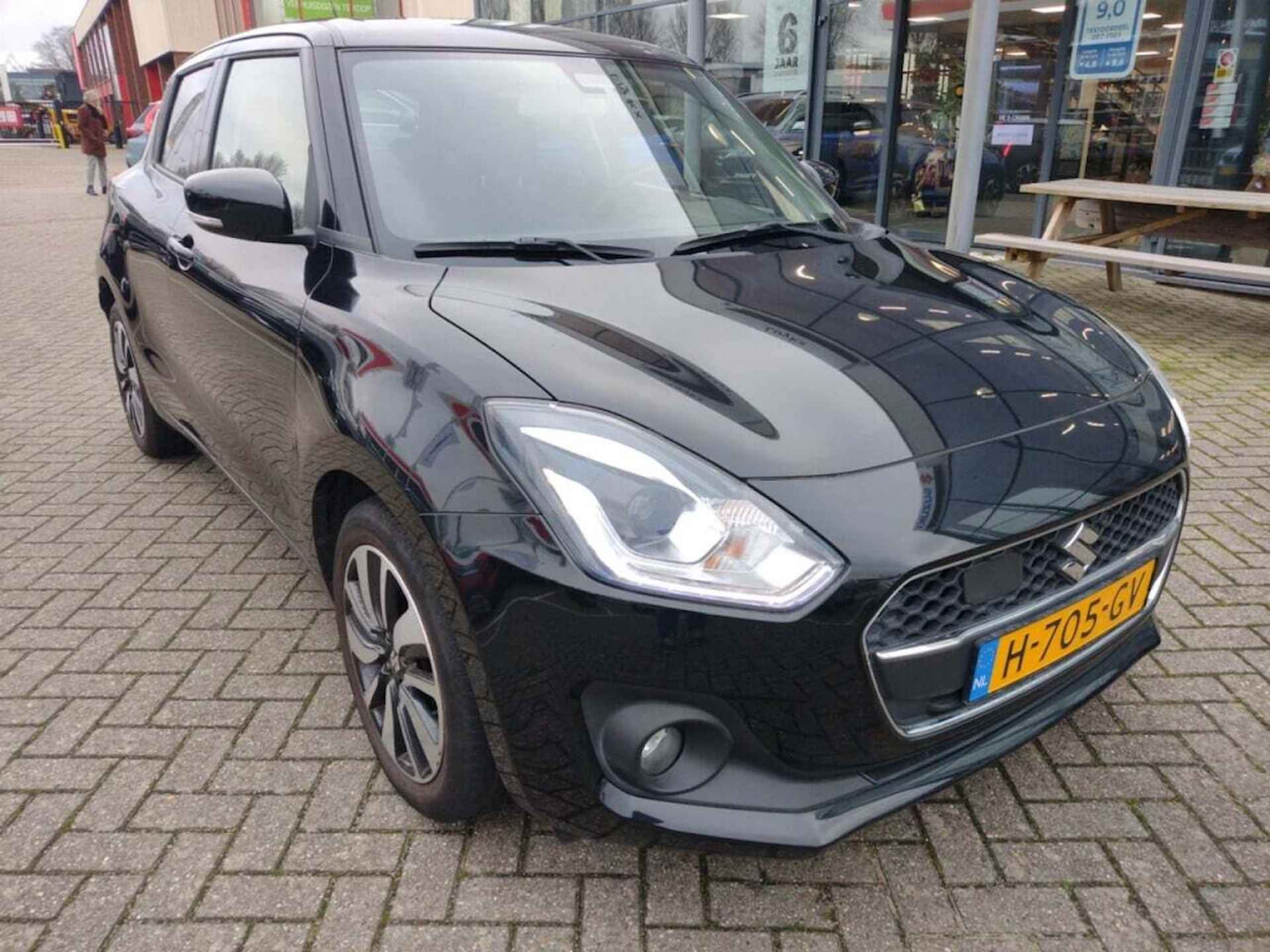 Suzuki Swift 1.2 Stijl Smart Hybr - 2/14