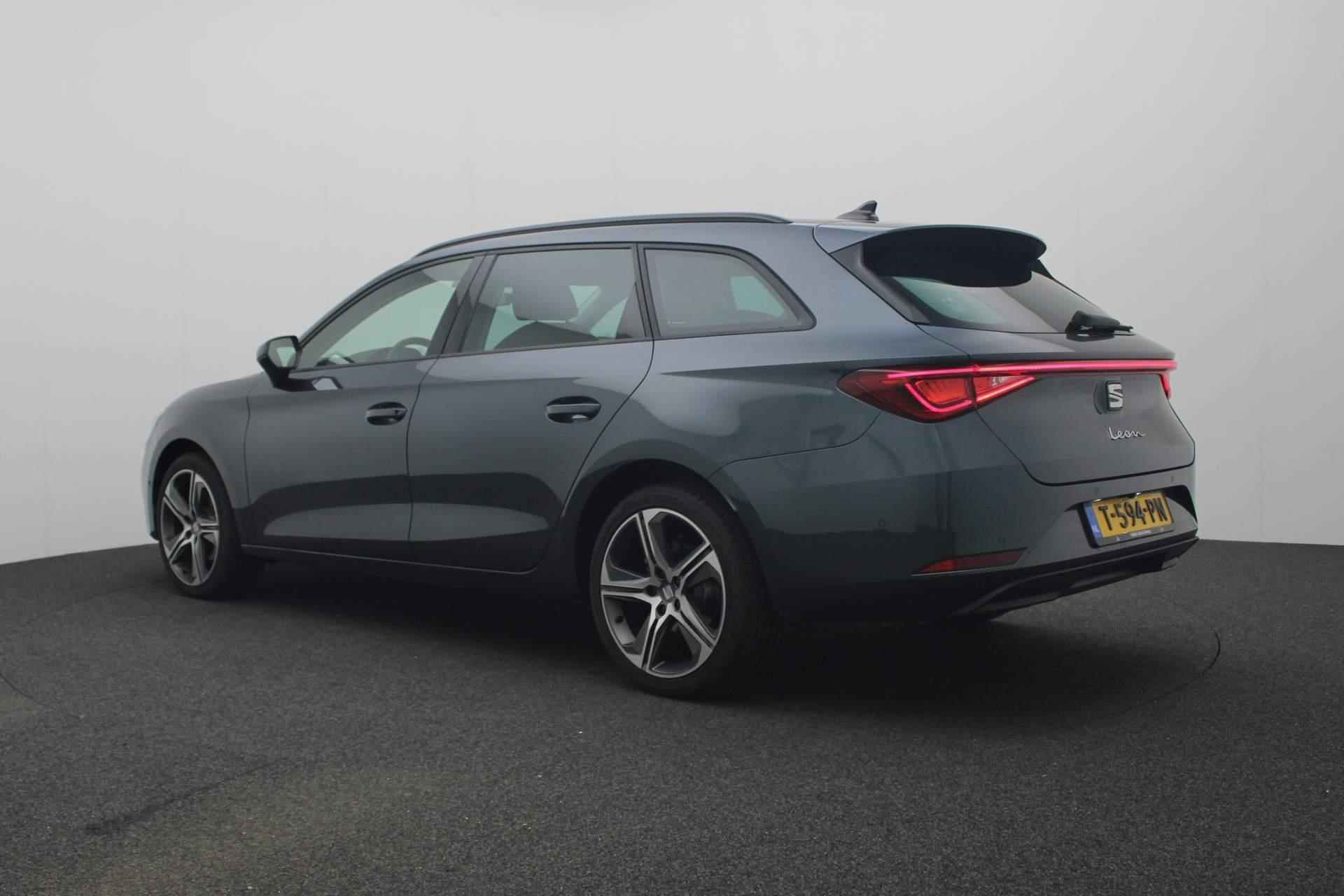 SEAT Leon Sportstourer 1.5 eTSI 150PK DSG Style Business Intense | DEMO VOORDEEL | Navi | Camera | ACC | Virtual cockpit | 18 inch - 32/38