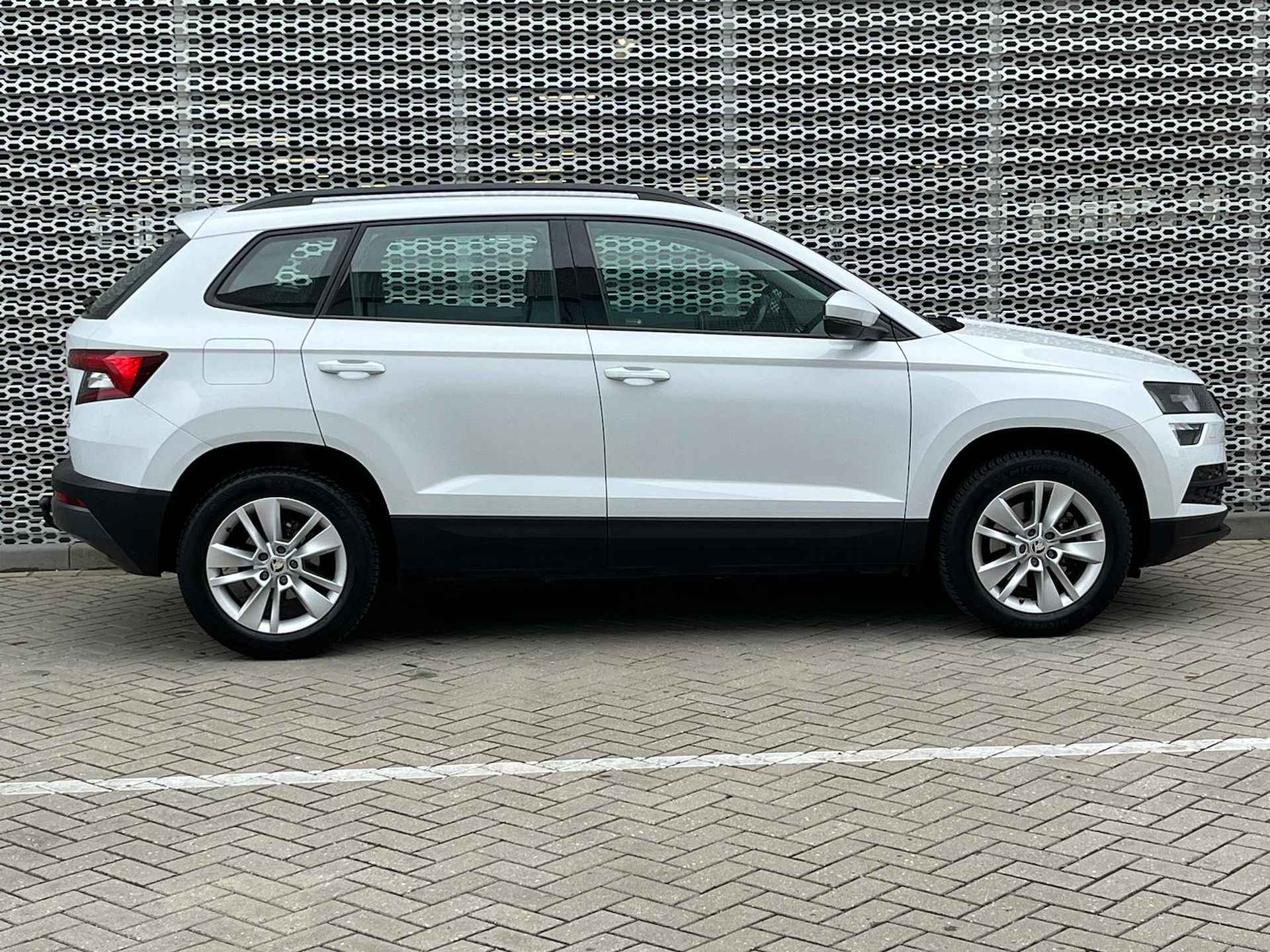 Škoda Karoq 1.5 TSI ACT Ambition Business Trekhaak, verwarmbare voorruit, 1.5 150 PK! - 9/32