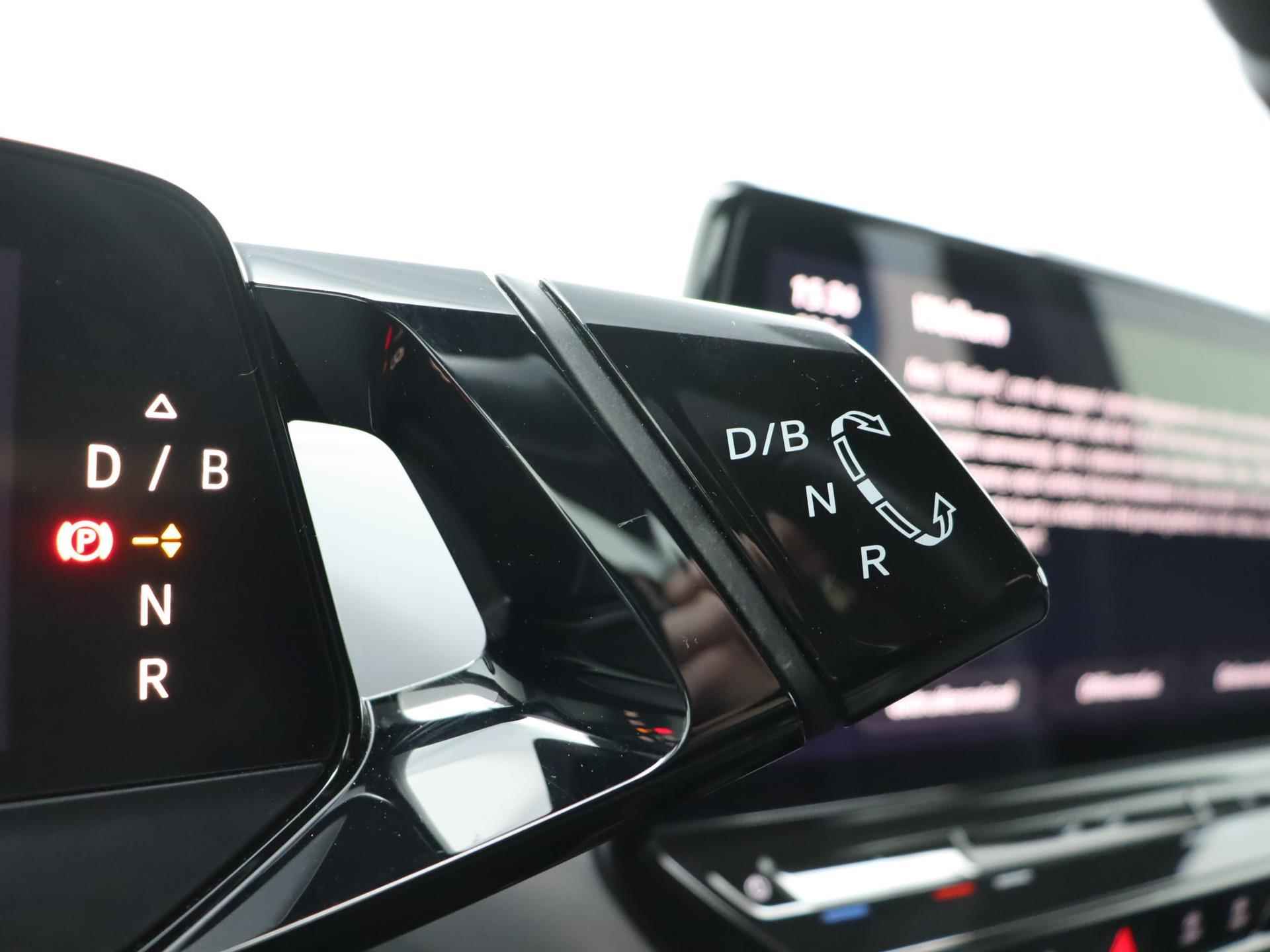 Volkswagen ID.5 Pro 77 kWh Automaat | Achteruitrijcamera | Navigatiesysteem | Keyless entry | Multimedia-voorbereiding | Luxe interieur afwerking | Cruise control adaptief | Apple Carplay/Android Auto | - 14/28
