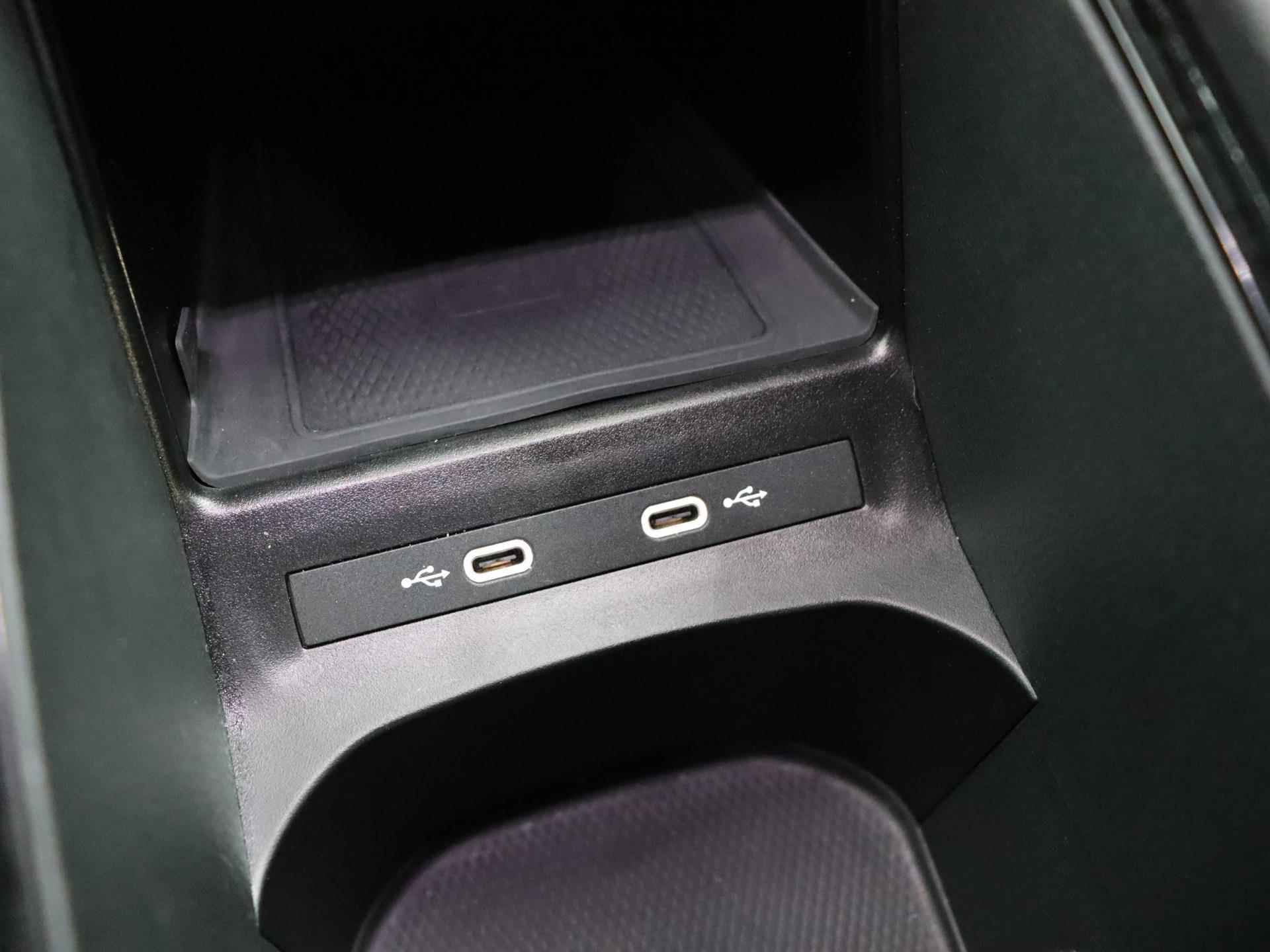 Volkswagen ID.5 Pro 77 kWh Automaat | Achteruitrijcamera | Navigatiesysteem | Keyless entry | Multimedia-voorbereiding | Luxe interieur afwerking | Cruise control adaptief | Apple Carplay/Android Auto | - 21/28