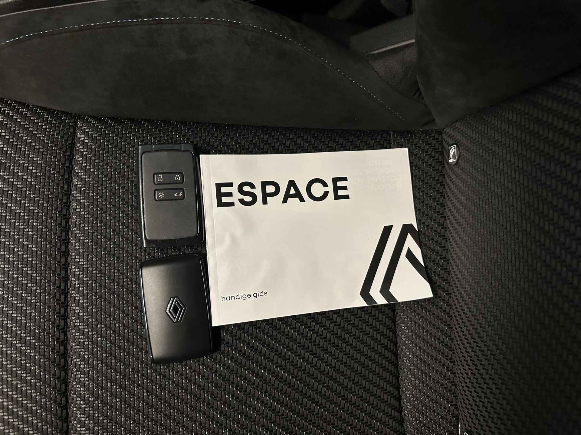 Renault Espace E-Tech Hybrid 200 Esprit Alpine 7p. | Pack Advanced Driving | Pack around view | Harman Kardon | Head-up display | tijdelijk gratis Top Afleverpakket twv Eur 695 - 47/48