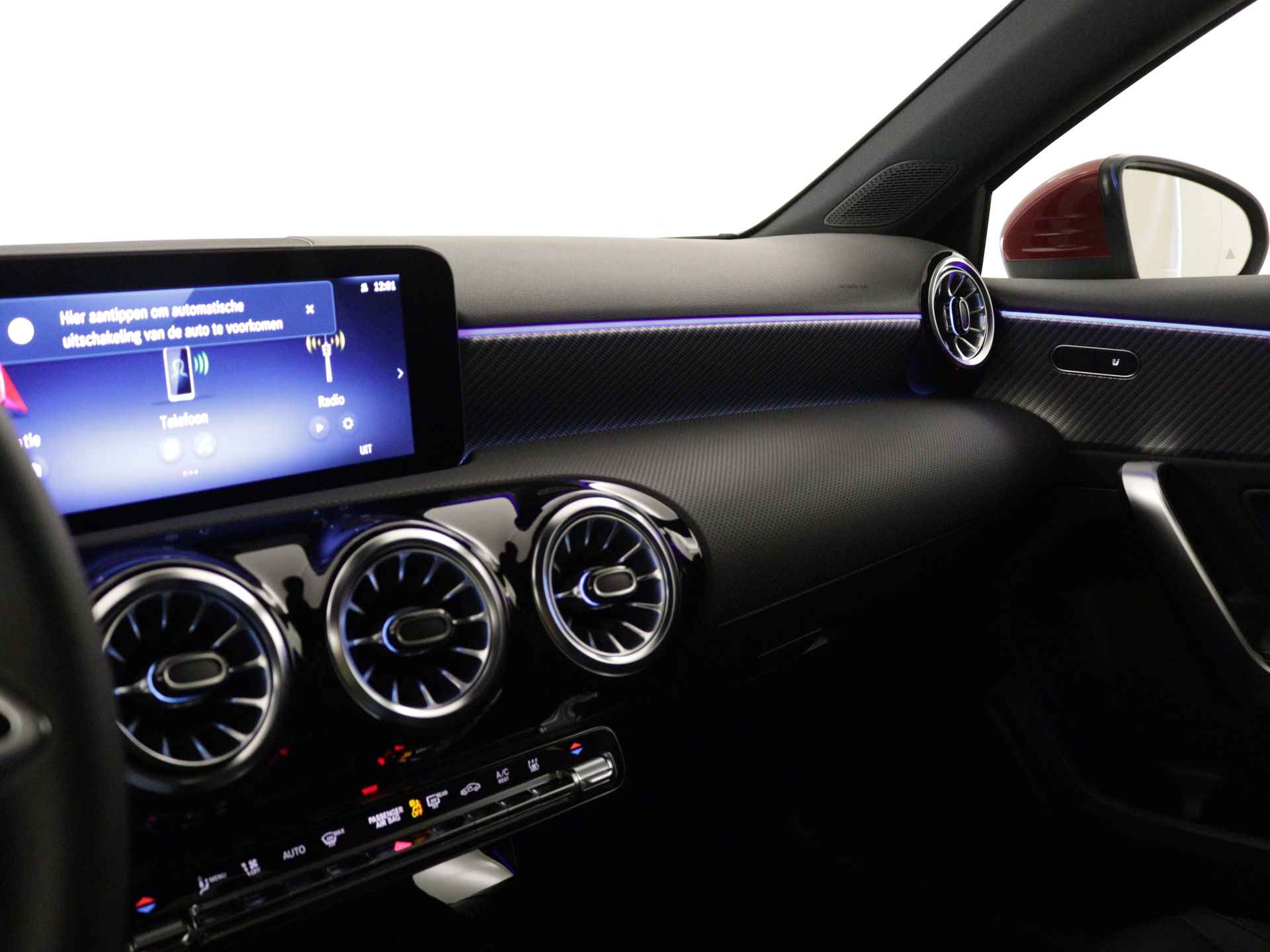 Mercedes-Benz A-Klasse 250 e Luxury Line | Trekhaak | Draadloos oplaadsysteem voor mobiele eindapparaten |  Dodehoekassistent | Extra USB-poorten | Parkeerpakket met achteruitrijcamera | Sfeerverlichting | - 21/35