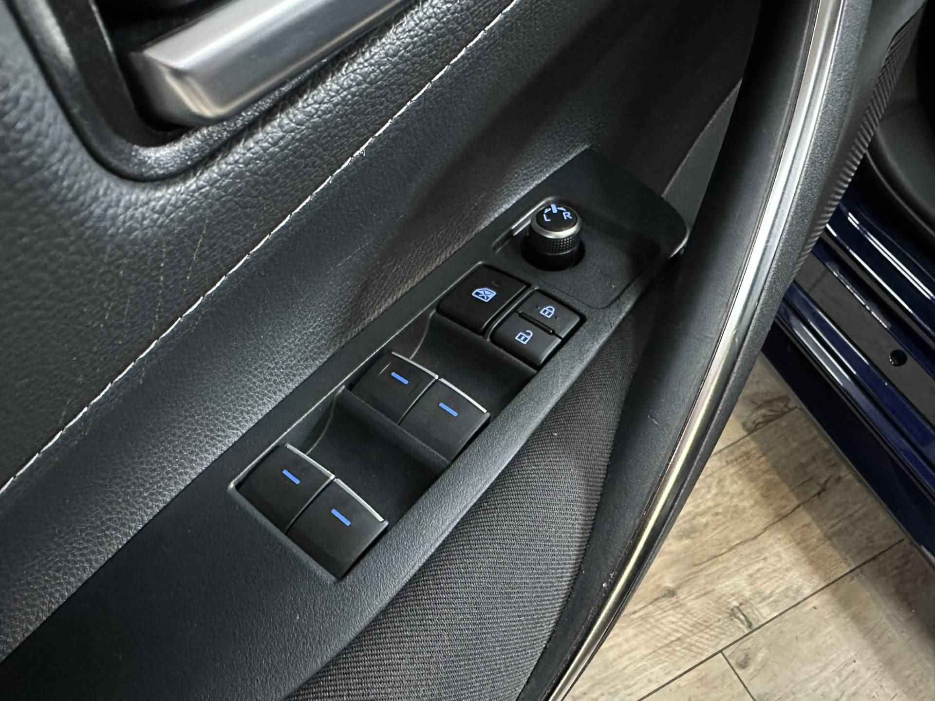 Toyota Corolla Touring Sports 1.8 Hybrid Active LED | Camera | Adaptive cruise | Navigatie | Apple Carplay Android Auto | Isofix | NAP | - 12/38