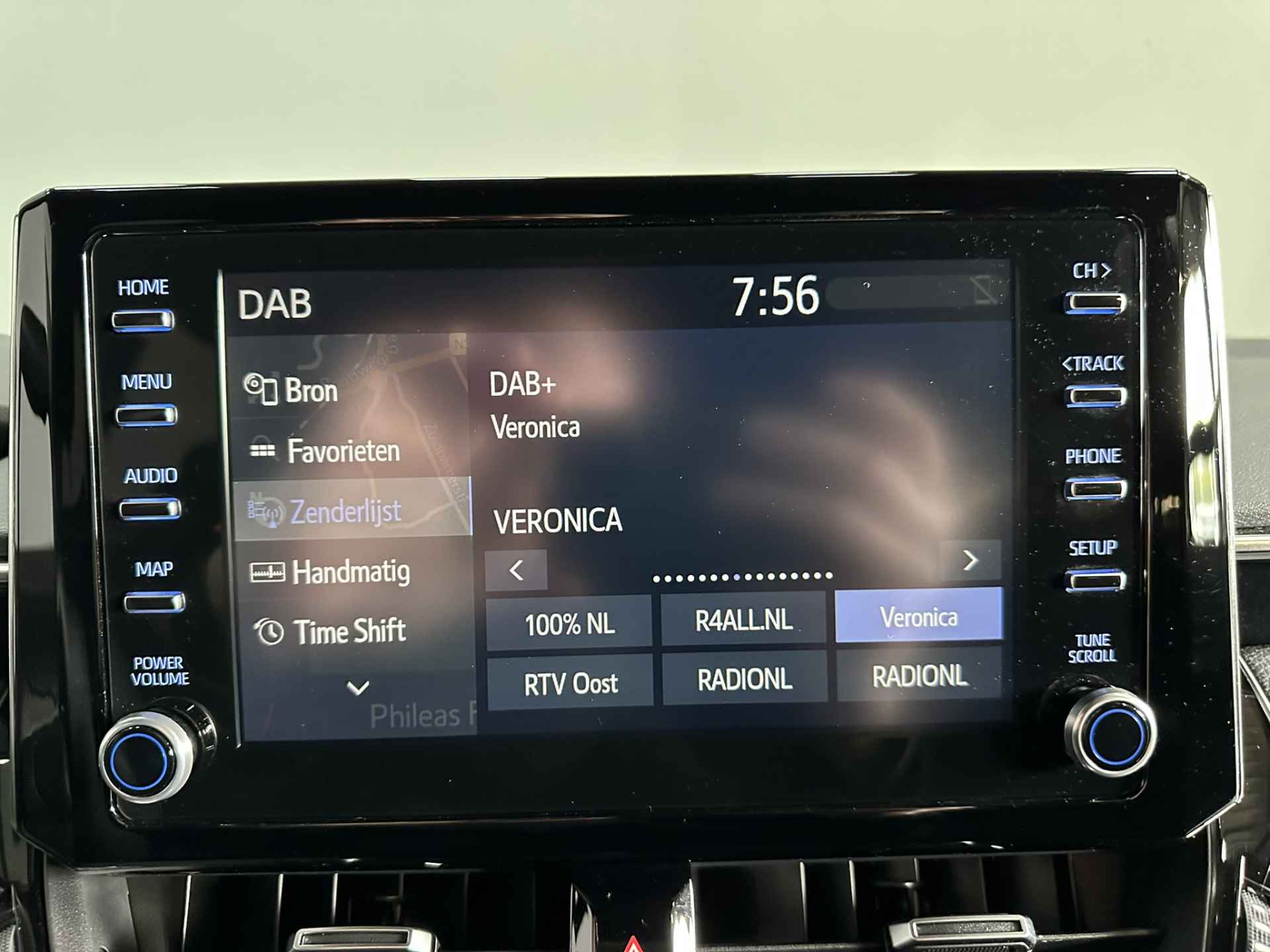 Toyota Corolla Touring Sports 1.8 Hybrid Active LED | Camera | Adaptive cruise | Navigatie | Apple Carplay Android Auto | Isofix | NAP | - 21/38