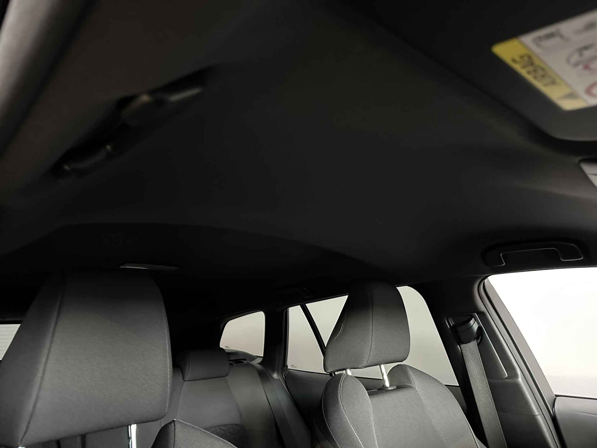Toyota Corolla Touring Sports 1.8 Hybrid Active LED | Camera | Adaptive cruise | Navigatie | Apple Carplay Android Auto | Isofix | NAP | - 25/38