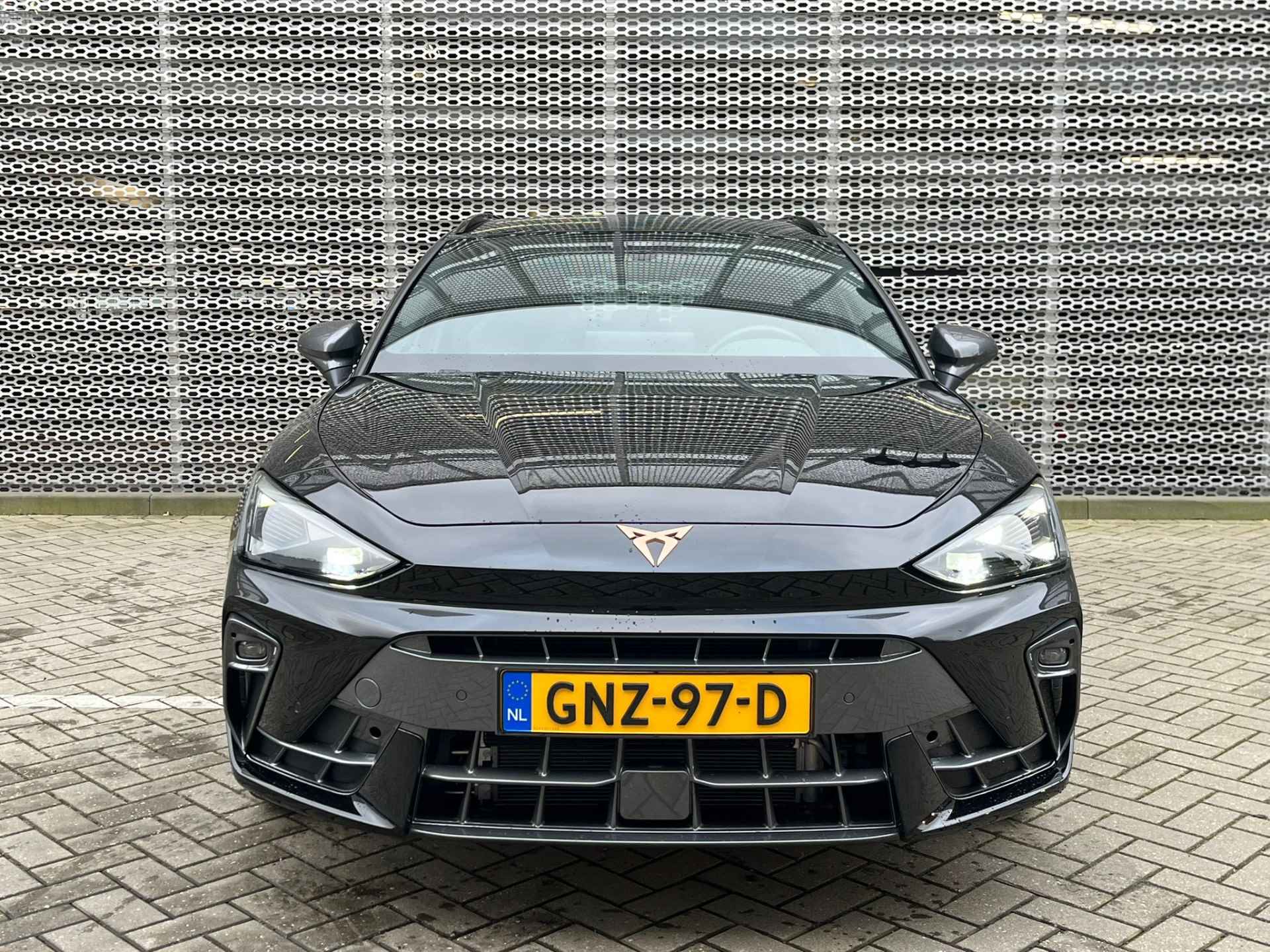 CUPRA Leon Sportstourer 1.5 TSI e-Hybrid VZ Performance 272PK / Pano / Memory seats L+R/ Parkeersensoren V+A / Camera / Senheiser / Stoel en  stuurverwarming / - 11/31