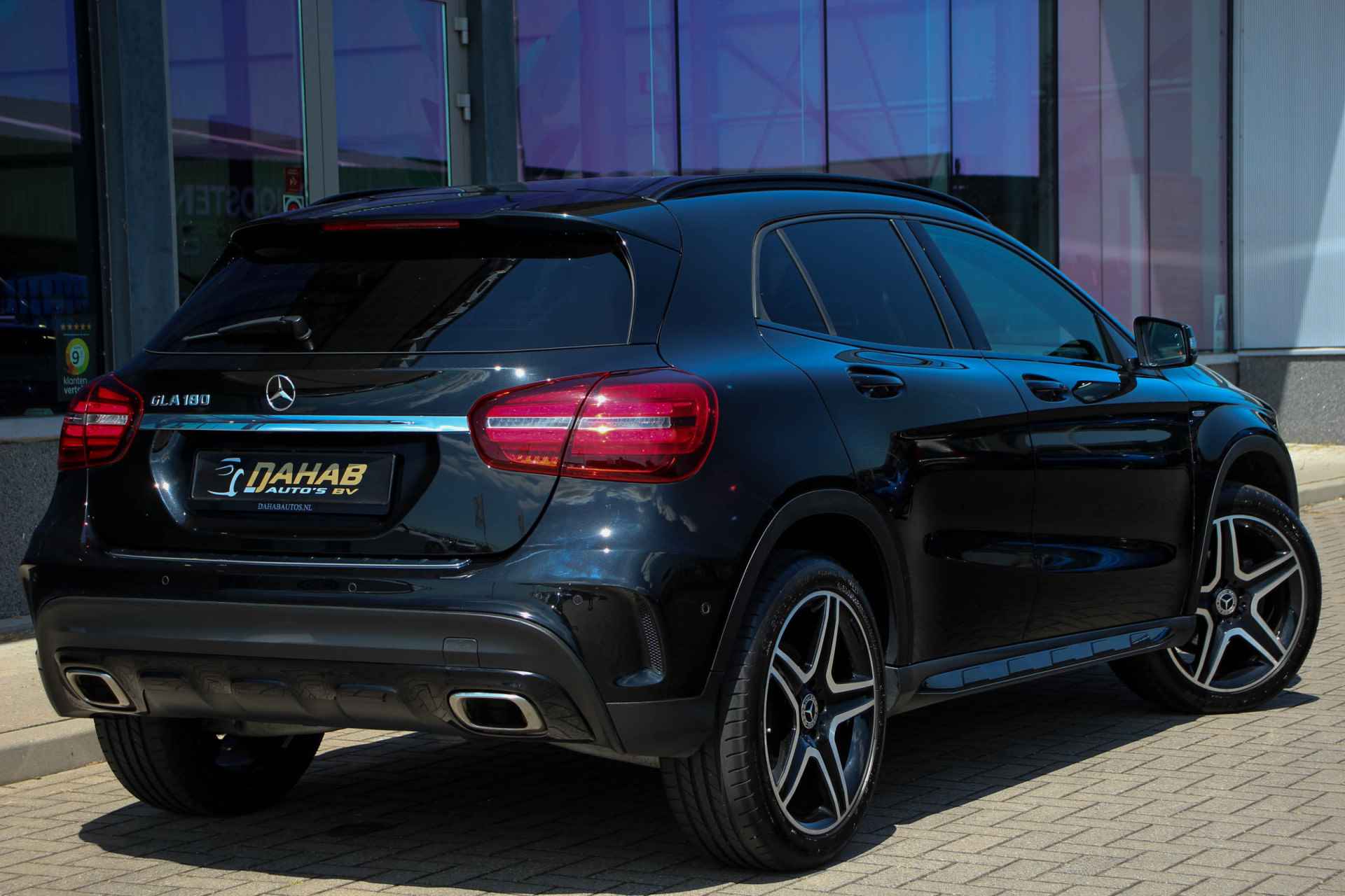 Mercedes-Benz GLA 180 AMG Night Edition | 19'' | Camera | Stoelverwarming - 9/43