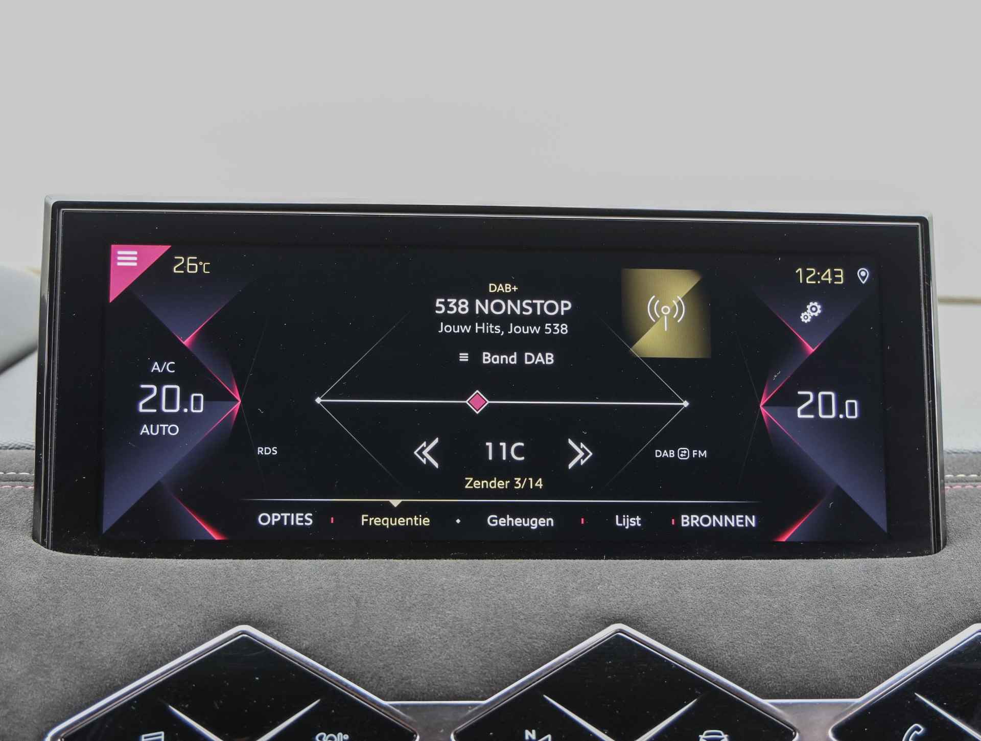 DS 3 Crossback 100pk P.T. Performance Line (1ste eig./Alcantara/NAV./Camera/Virt.Cockpit/LED/TwoTone) - 27/42