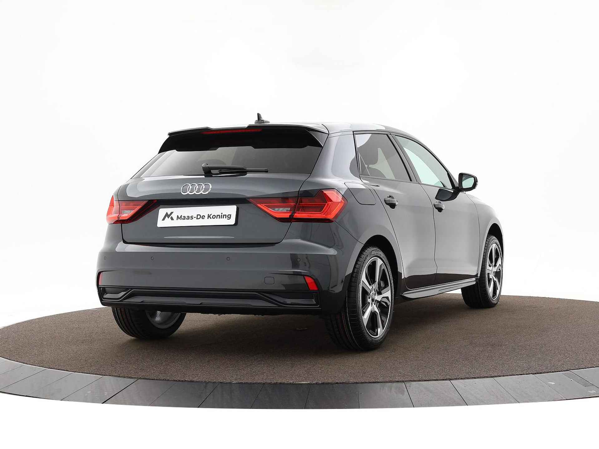 Audi A1 Sportback Advanced edition 30 TFSI 116 PK · Audi Sound · Afgevlakt sportstuur · Full led verlichting · Privacy glas - 2/24