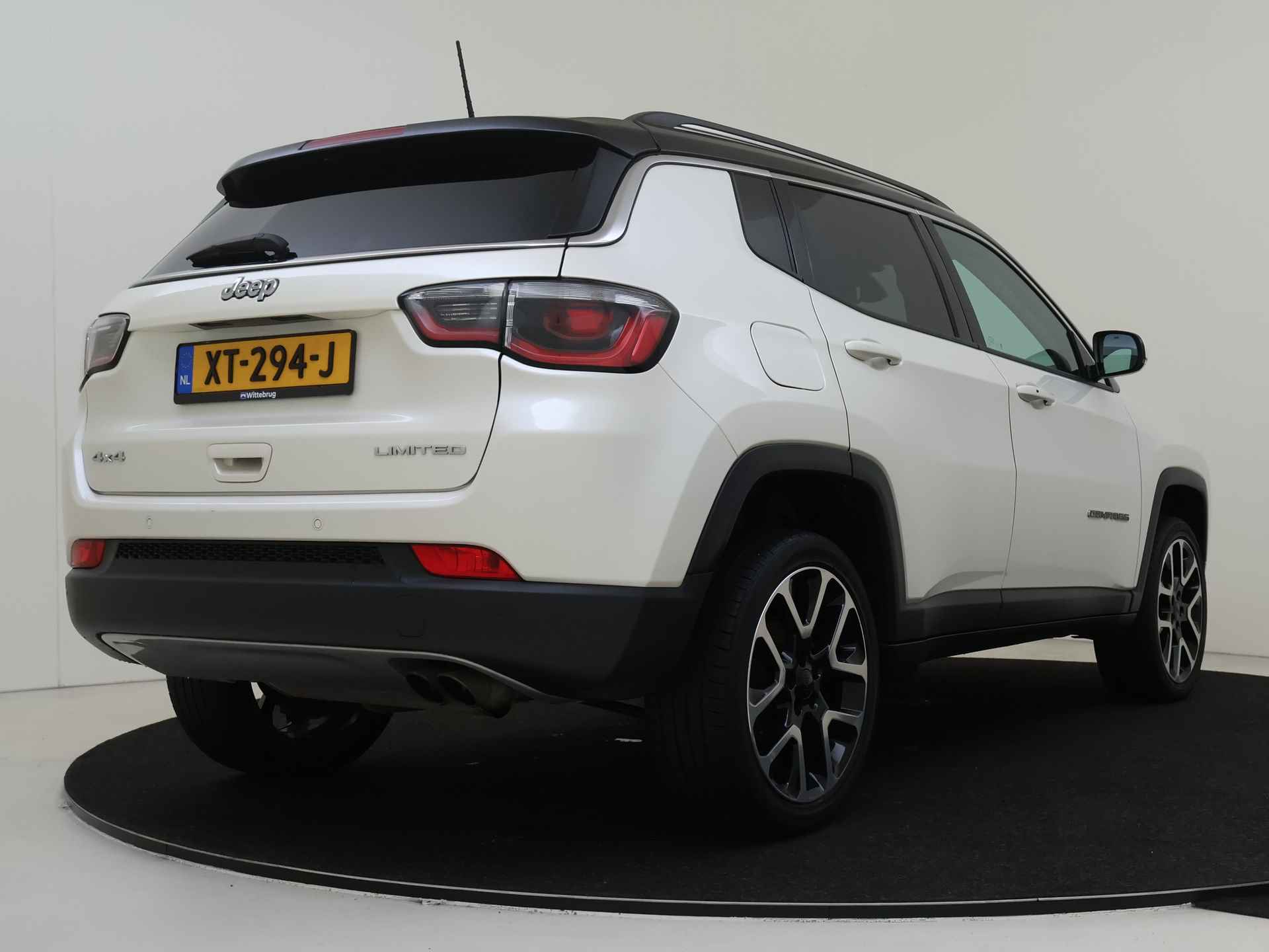 Jeep Compass 1.4 170PK Limited 4x4 | Lederenbekleding | Parkeerhulp | Navigatie | Climate control | - 11/35