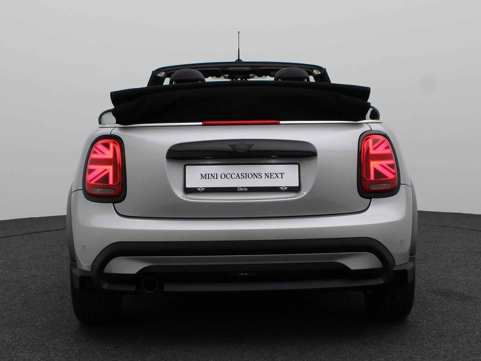 MINI Cabrio Cooper Premium Pakket + Driving Assistant + LED + PDC + Elektrisch verwarmde voorstoelen + Comfort Access +17'' - 5/40