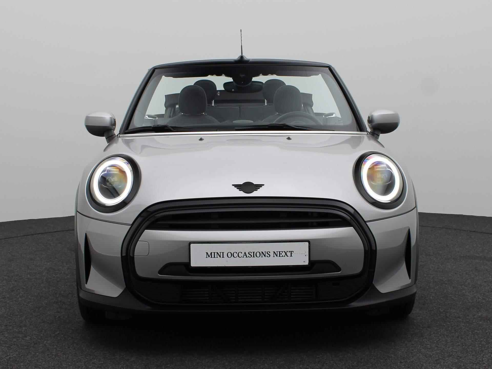 MINI Cabrio Cooper Premium Pakket + Driving Assistant + LED + PDC + Elektrisch verwarmde voorstoelen + Comfort Access +17'' - 4/40