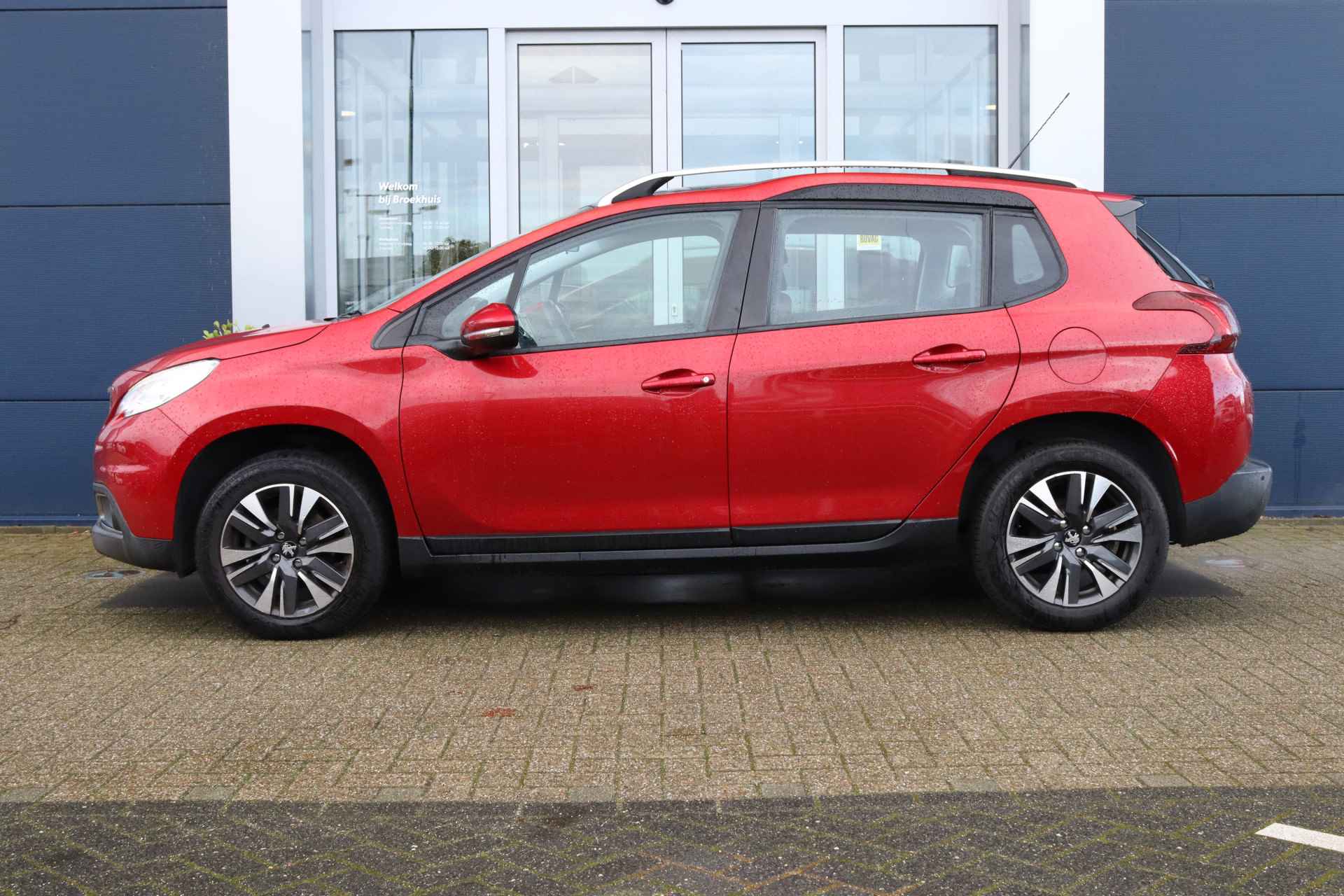 Peugeot 2008 SUV Blue Lion 1.2 Turbo 110pk | Navigatie | Carplay | Airco | Cruise Control | PDC - 3/23