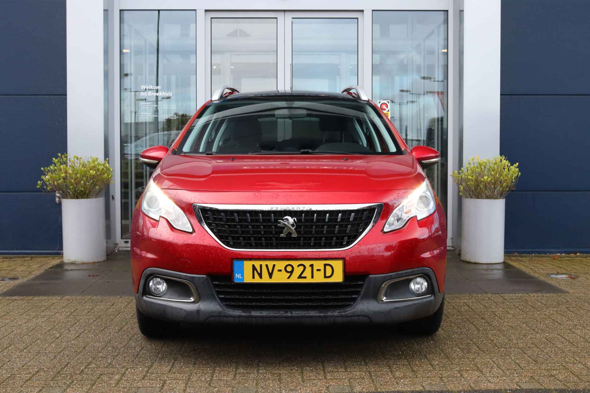 Peugeot 2008 SUV Blue Lion 1.2 Turbo 110pk | Navigatie | Carplay | Airco | Cruise Control | PDC - 6/23