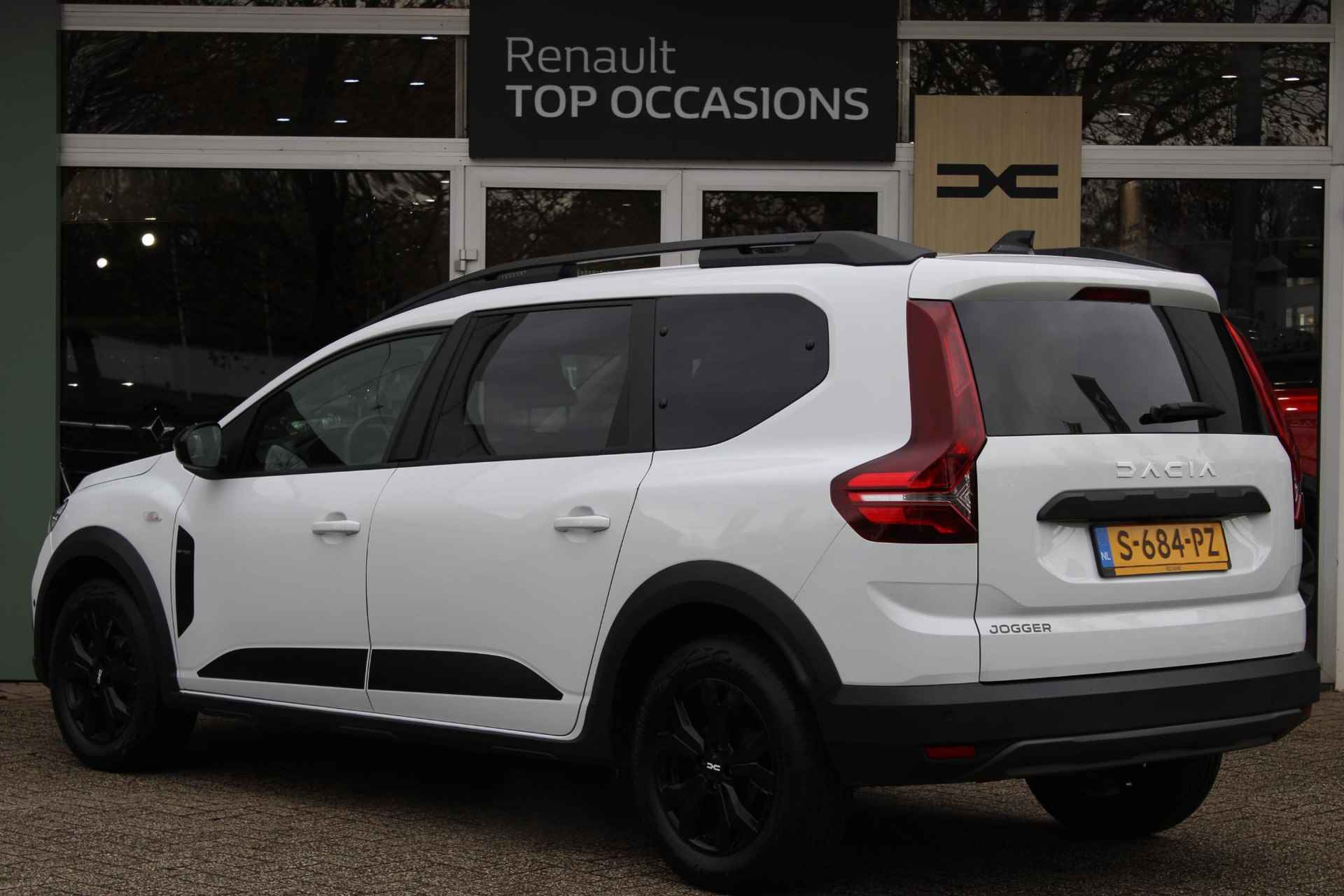 Dacia Jogger 1.0 TCe 110 Extreme 7p. Navigatie | Parkeersensoren | Achteruitrij camera - 10/38