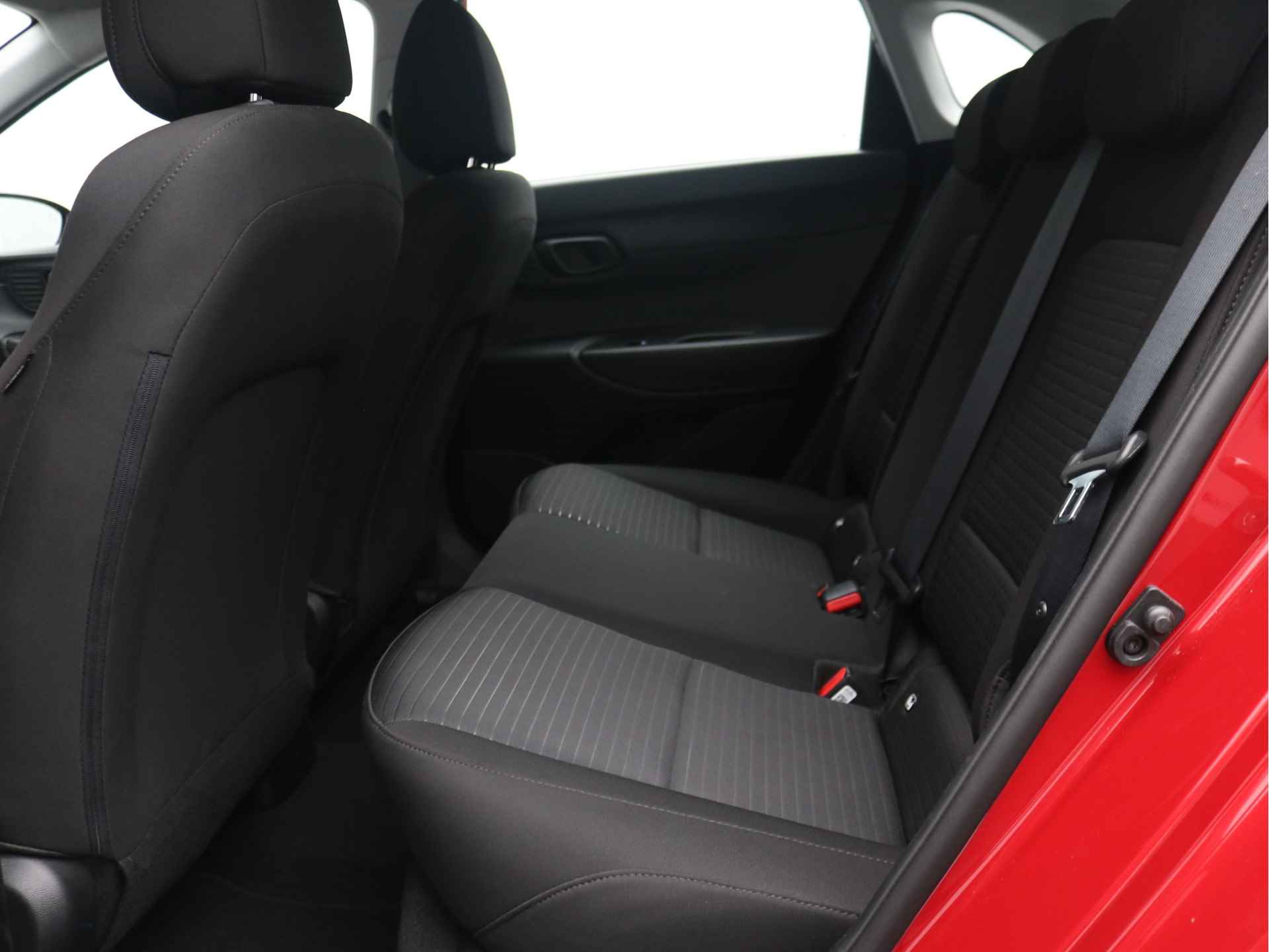 Hyundai i20 1.0 T-GDI Comfort AUTOMAAT | Apple Carplay + Android Auto | Achteruitrijcamera | BEL A.U.B. VOOR BEZICHTIGINGSAFSPRAAK. - 11/30