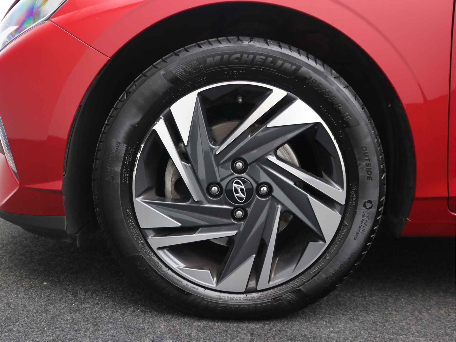 Hyundai i20 1.0 T-GDI Comfort AUTOMAAT | Apple Carplay + Android Auto | Achteruitrijcamera | BEL A.U.B. VOOR BEZICHTIGINGSAFSPRAAK. - 30/30