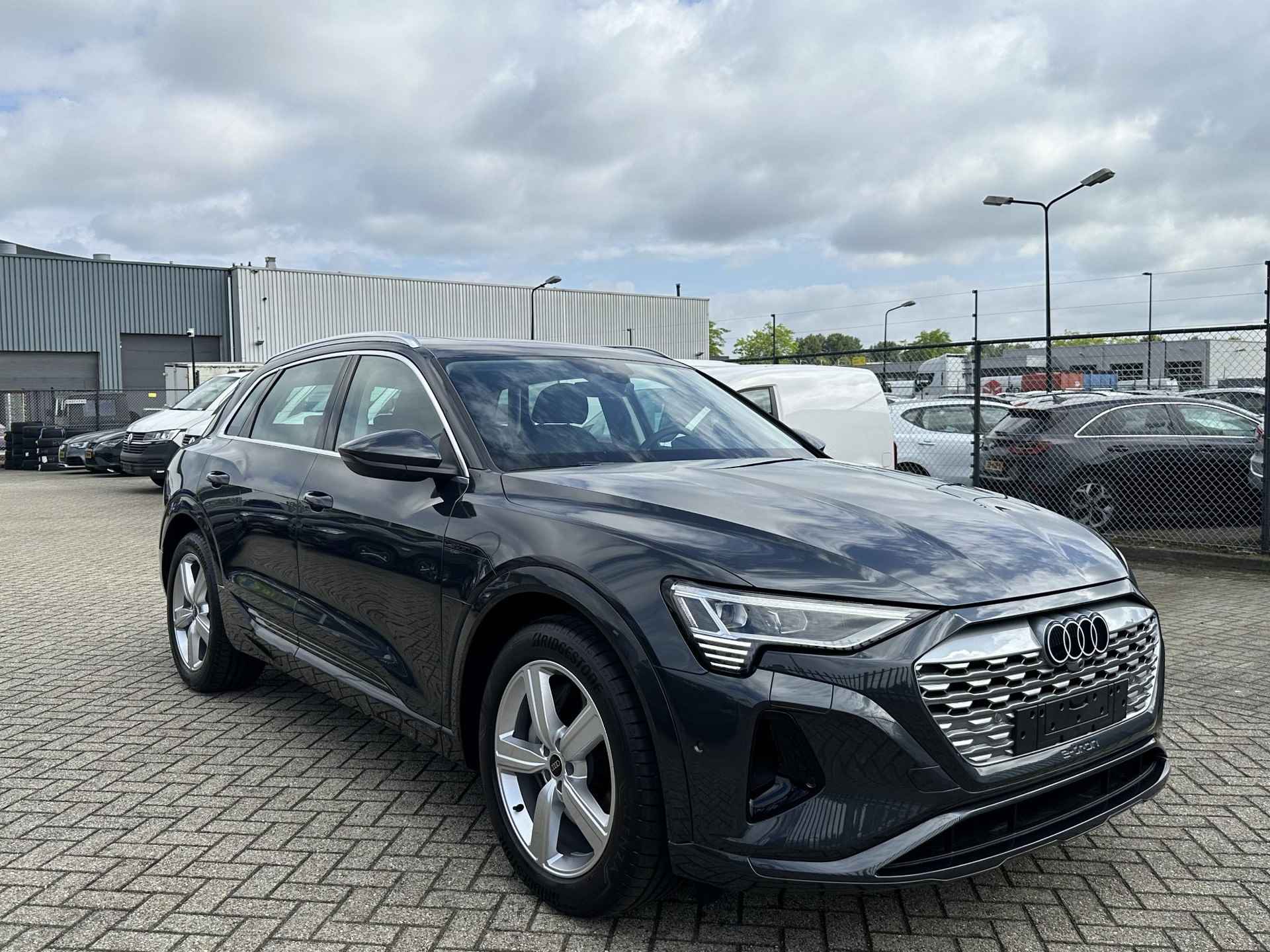 Audi Q8 e-tron 55 quattro Advanced Edition Plus 115 kWh Navigatie | Matrix Led koplampen | Lederen bekleding | Virtual Cockpit plus | Airco - 2/21