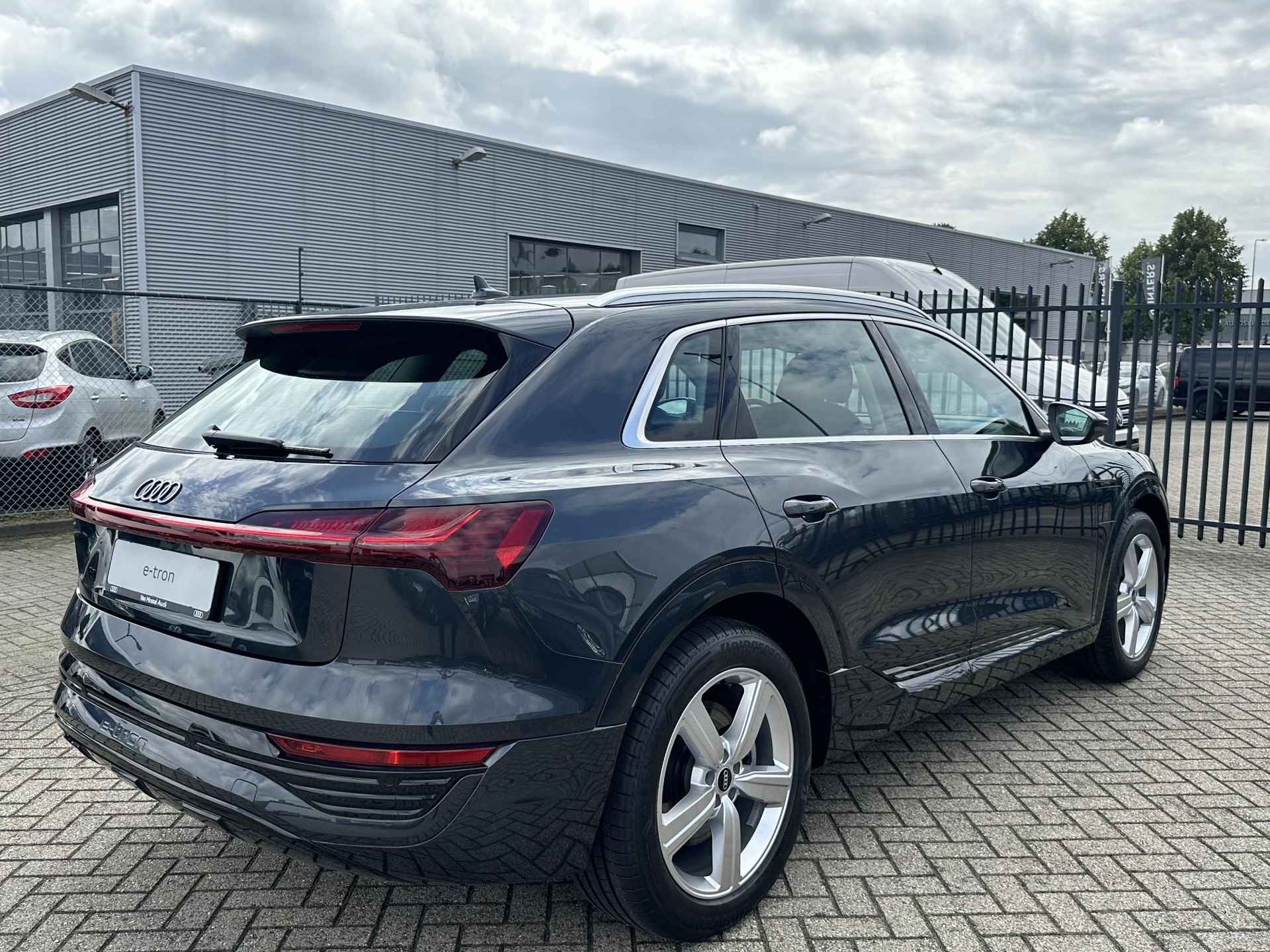 Audi Q8 e-tron 55 quattro Advanced Edition Plus 115 kWh Navigatie | Matrix Led koplampen | Lederen bekleding | Virtual Cockpit plus | Airco - 9/21