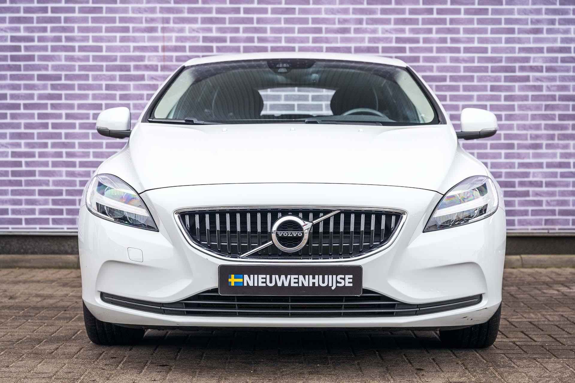 Volvo V40 T2 Polar+ Automaat | Stoelverwarming | Parkeersensoren | Navigatiesysteem | High Performance audio - 6/37