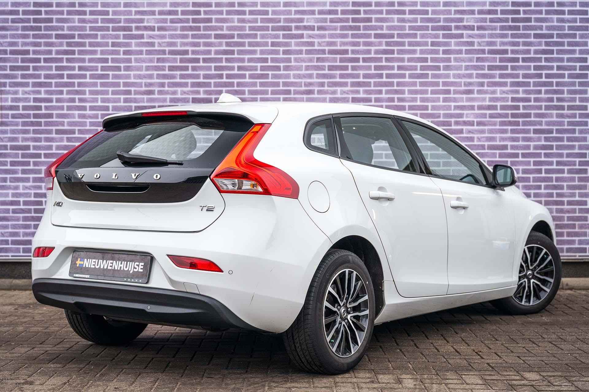 Volvo V40 T2 Polar+ Automaat | Stoelverwarming | Parkeersensoren | Navigatiesysteem | High Performance audio - 18/37