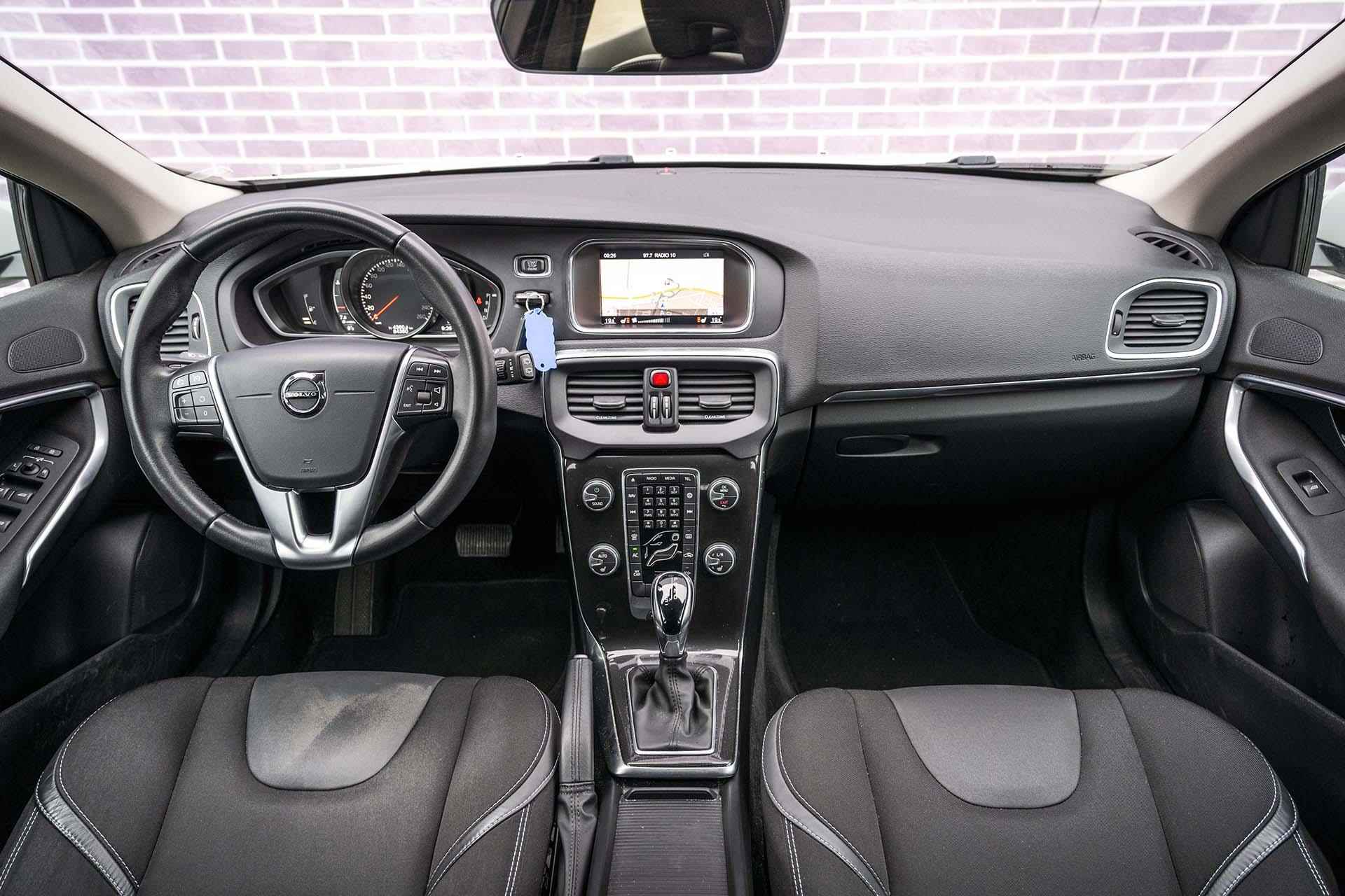 Volvo V40 T2 Polar+ Automaat | Stoelverwarming | Parkeersensoren | Navigatiesysteem | High Performance audio - 22/37