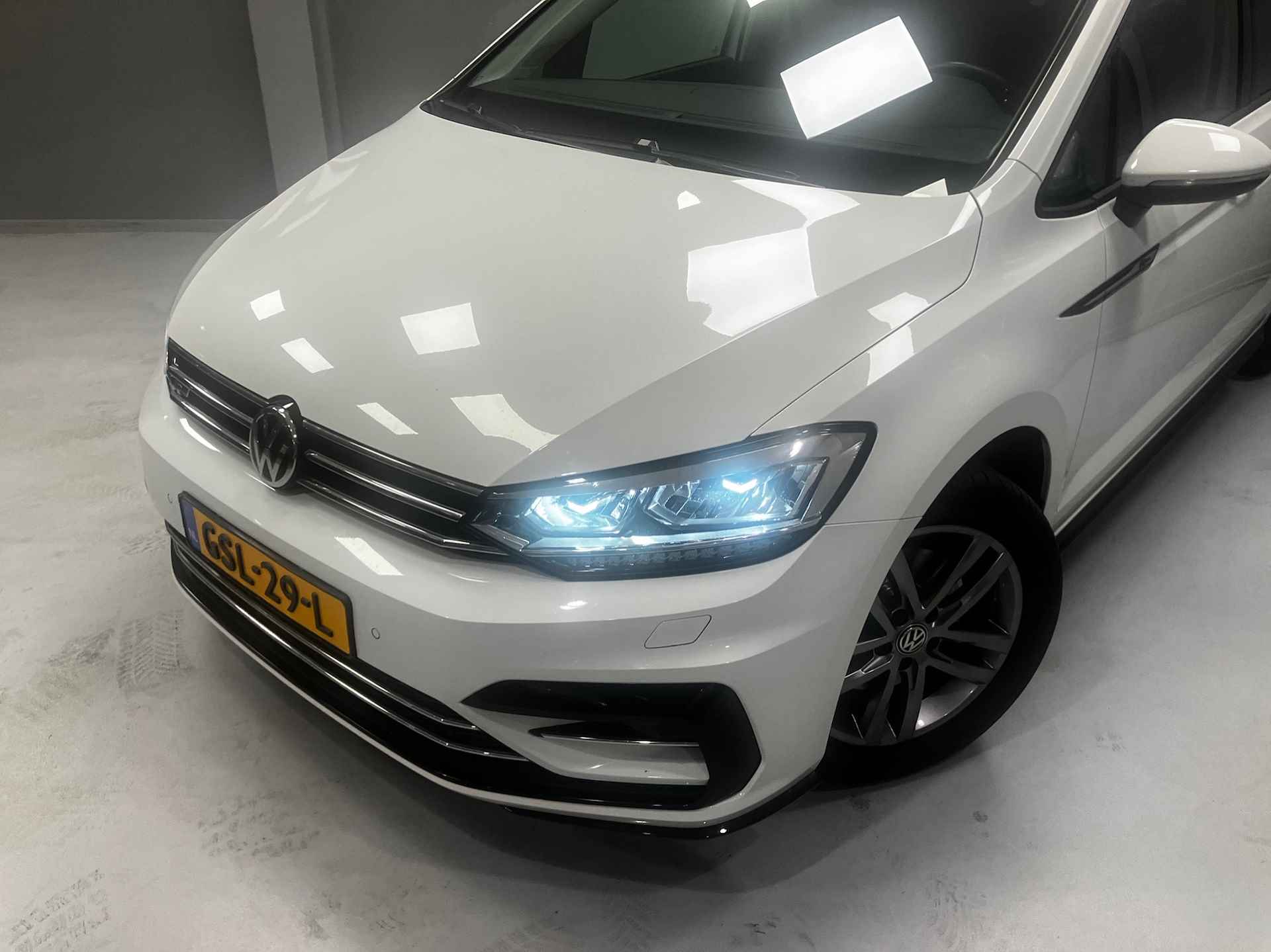 Volkswagen TOURAN R-Line 1.5TSi DSG | 7-persoons | LED | Camera | Cruise control adaptief | - 17/39